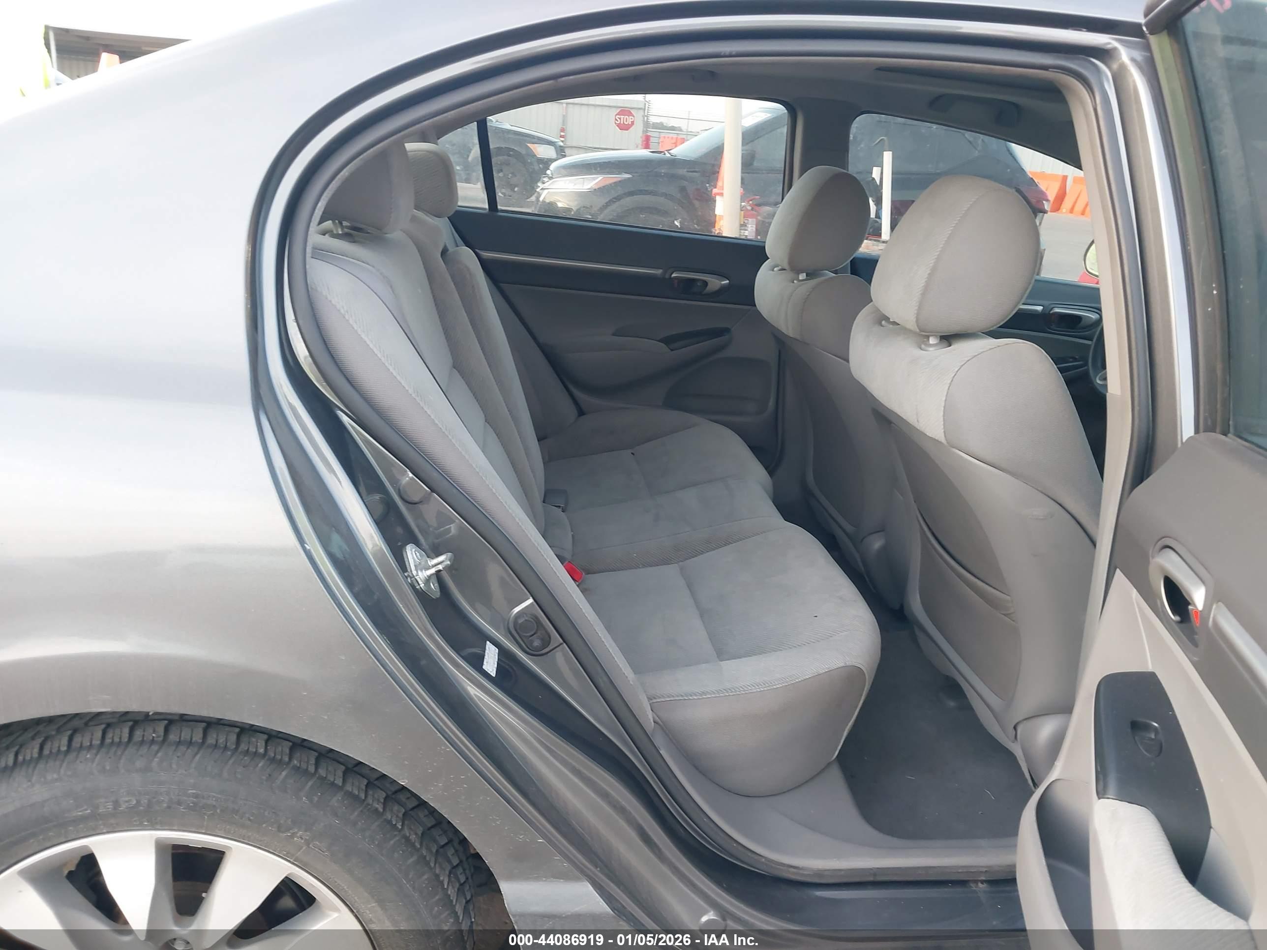 HONDA CIVIC image 8