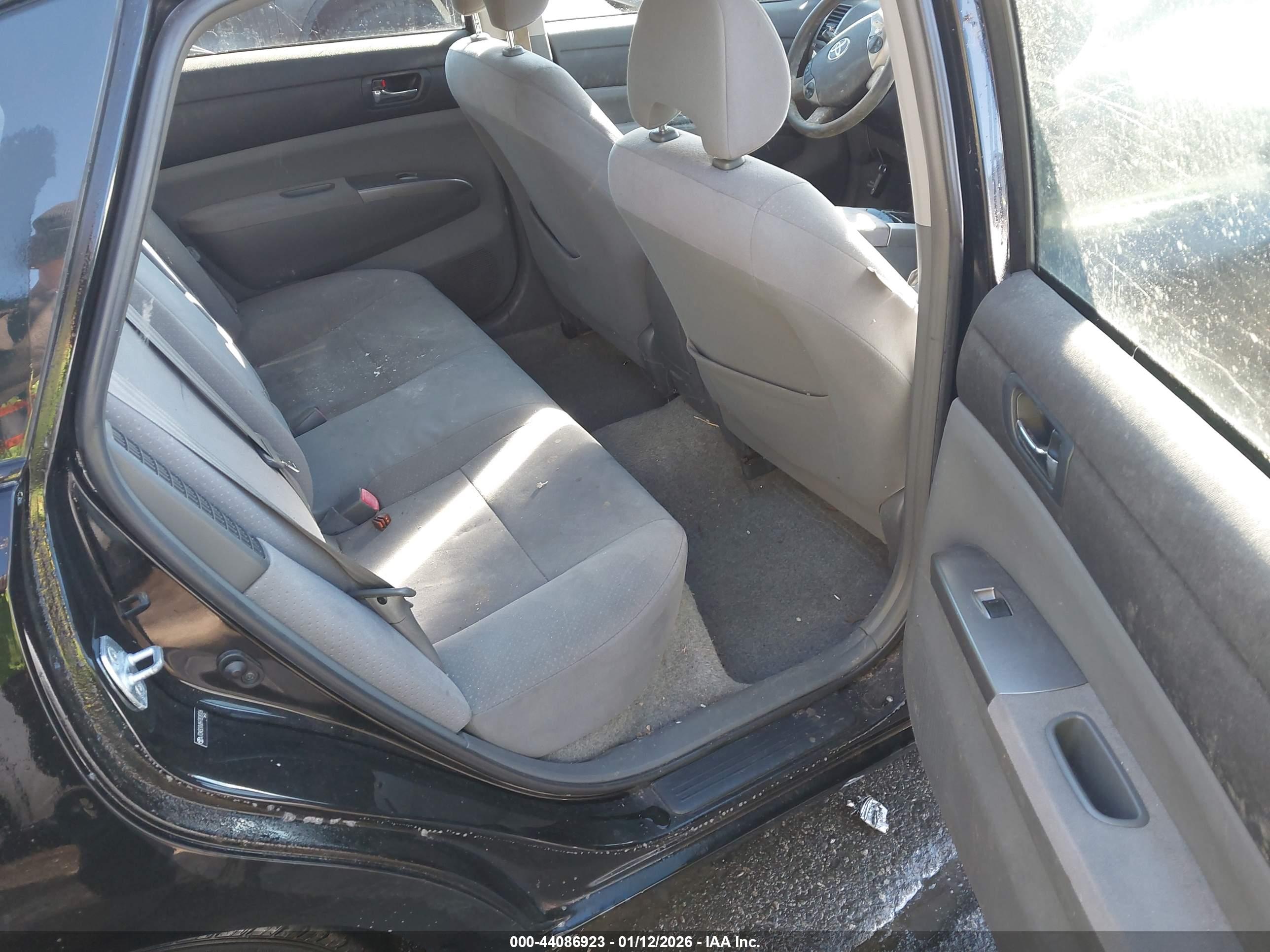 TOYOTA PRIUS image 8