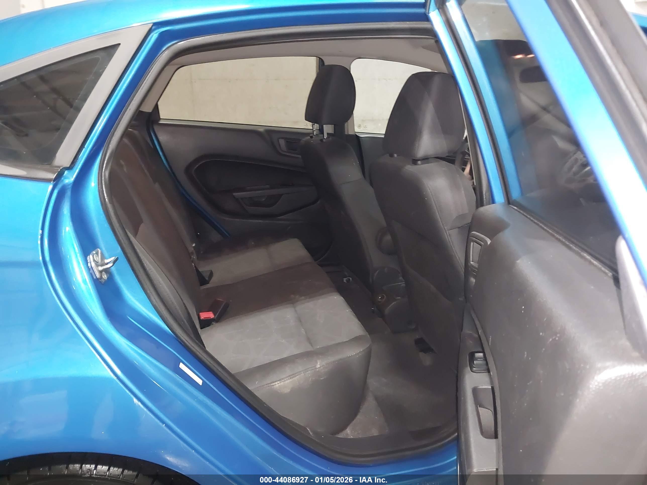FORD FIESTA image 8