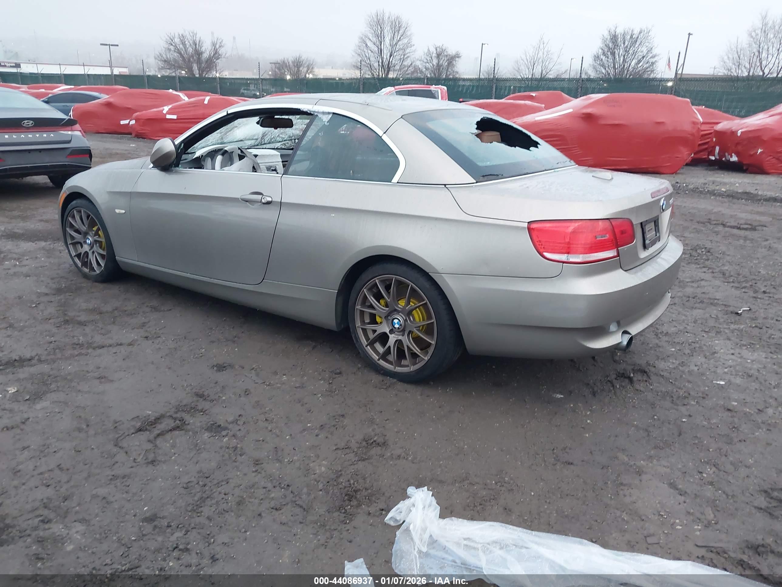 BMW 335I image 3