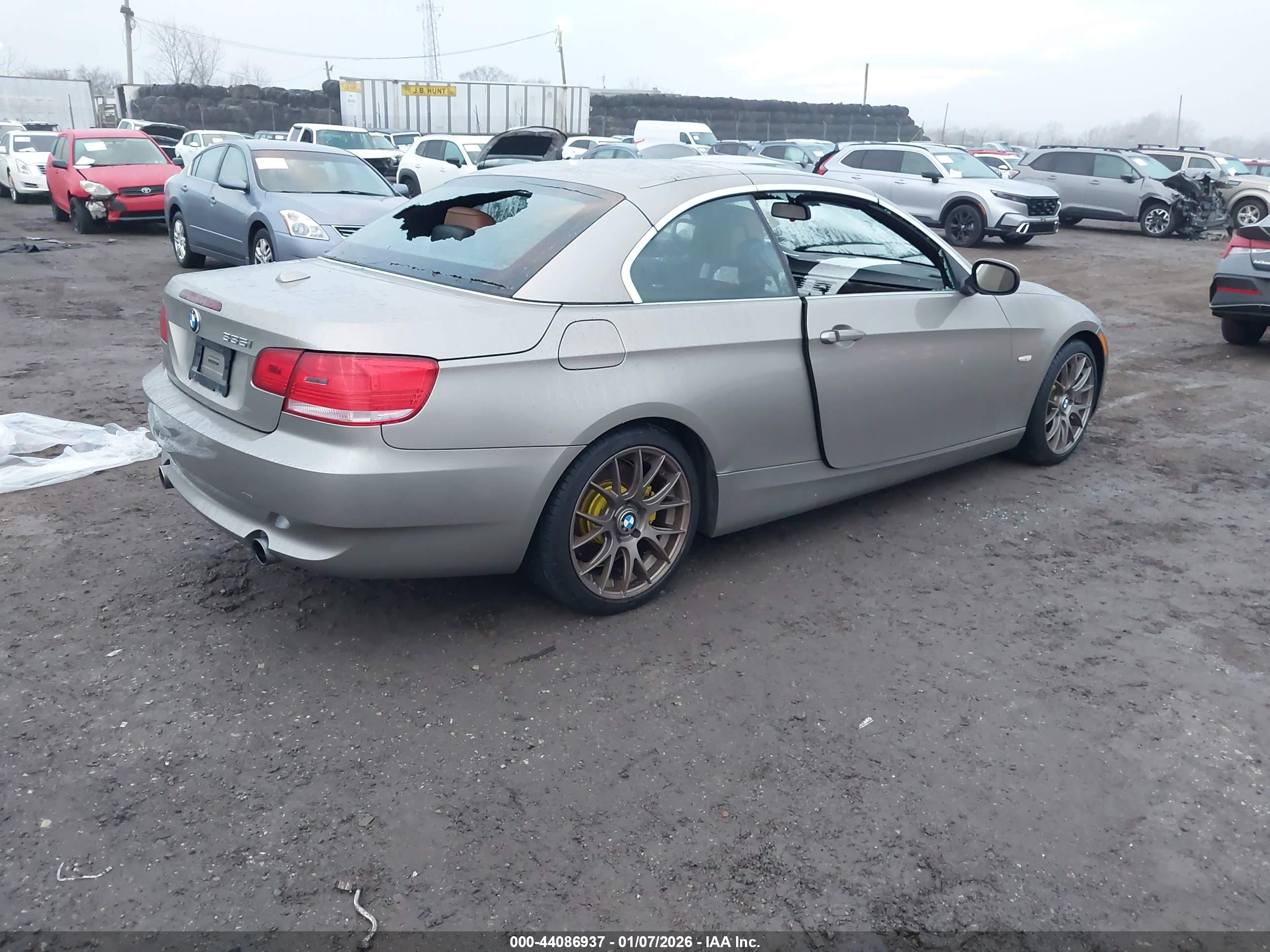 BMW 335I image 4