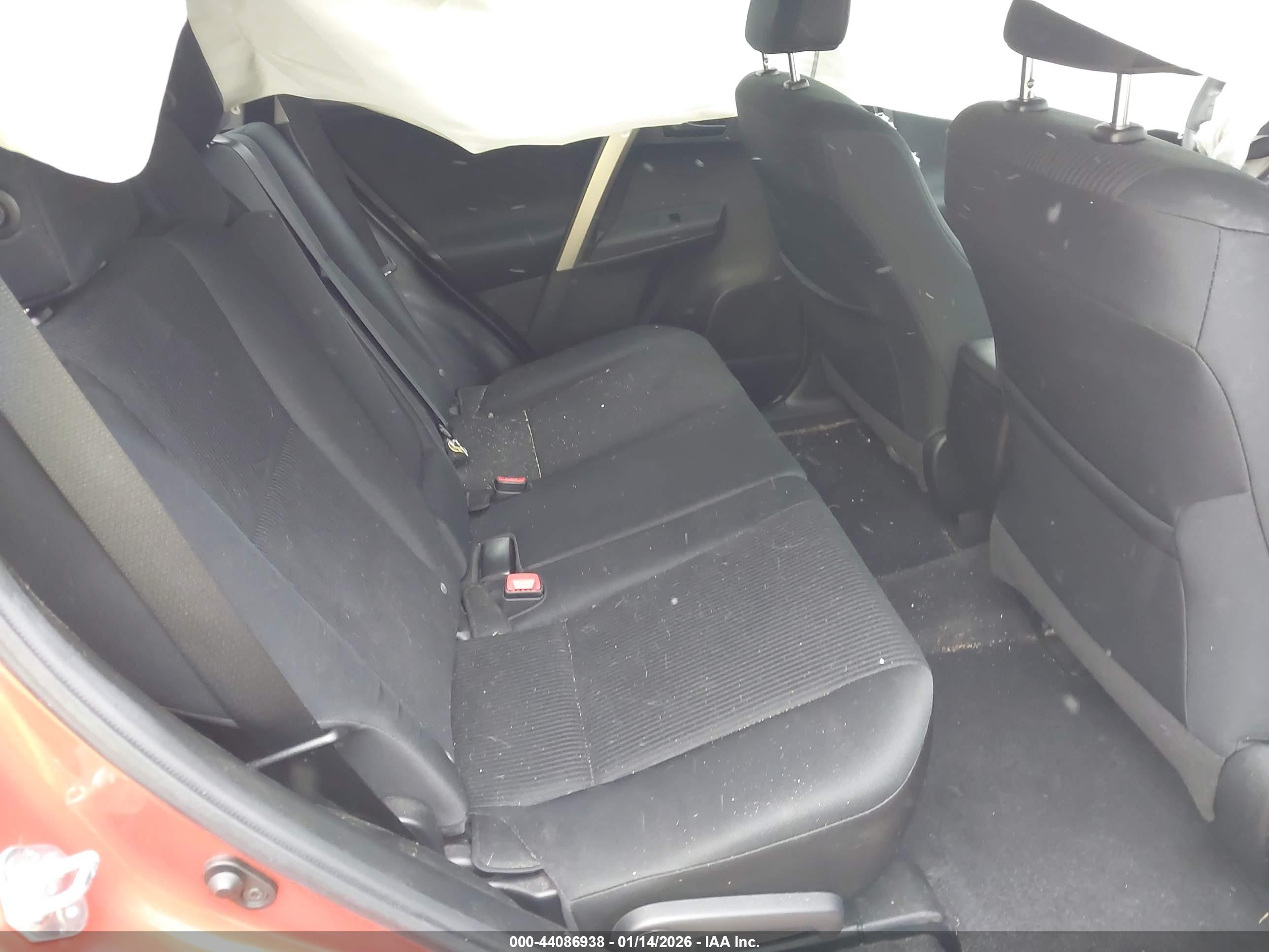 TOYOTA RAV4 image 8