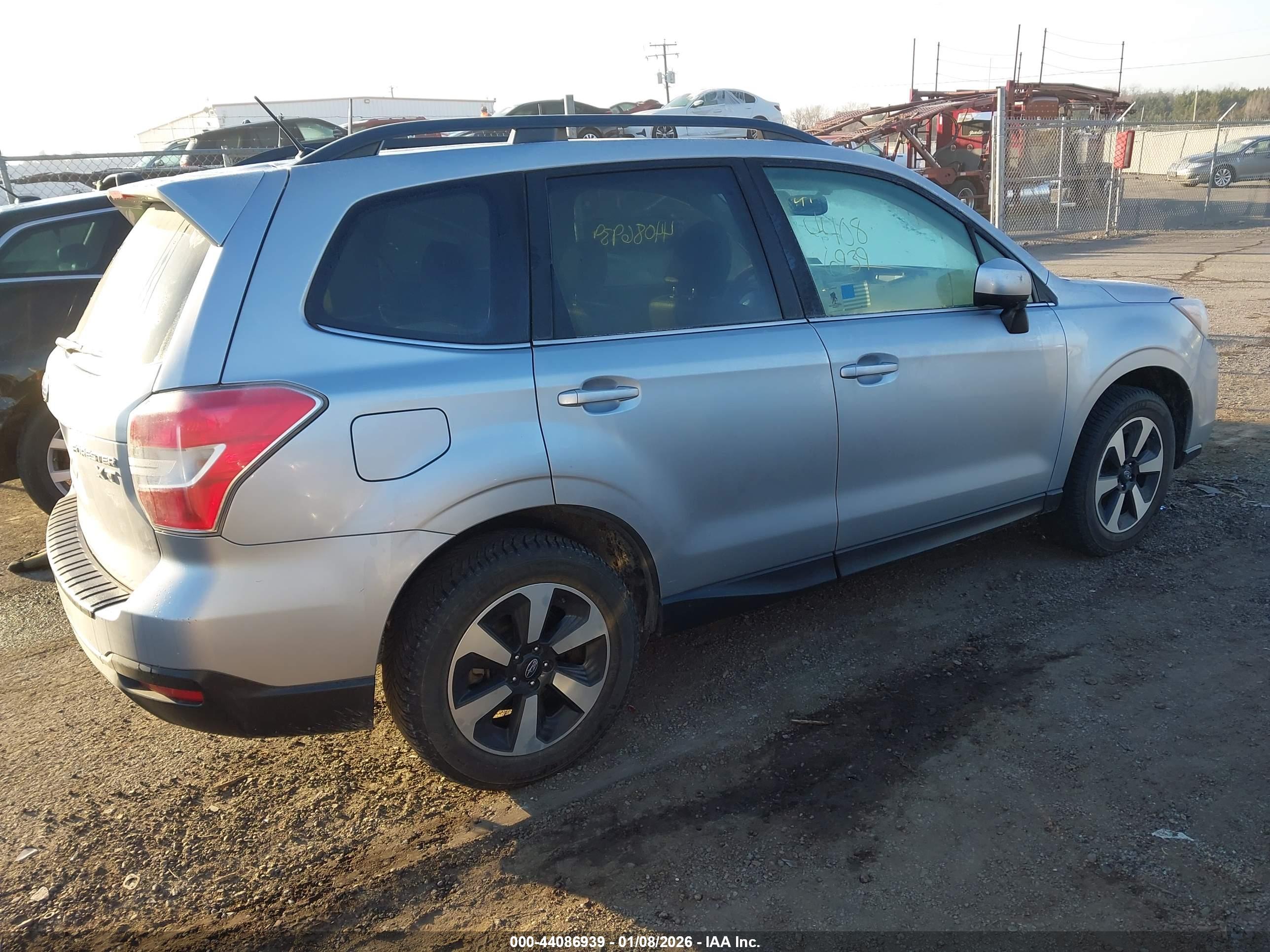 SUBARU FORESTER image 4
