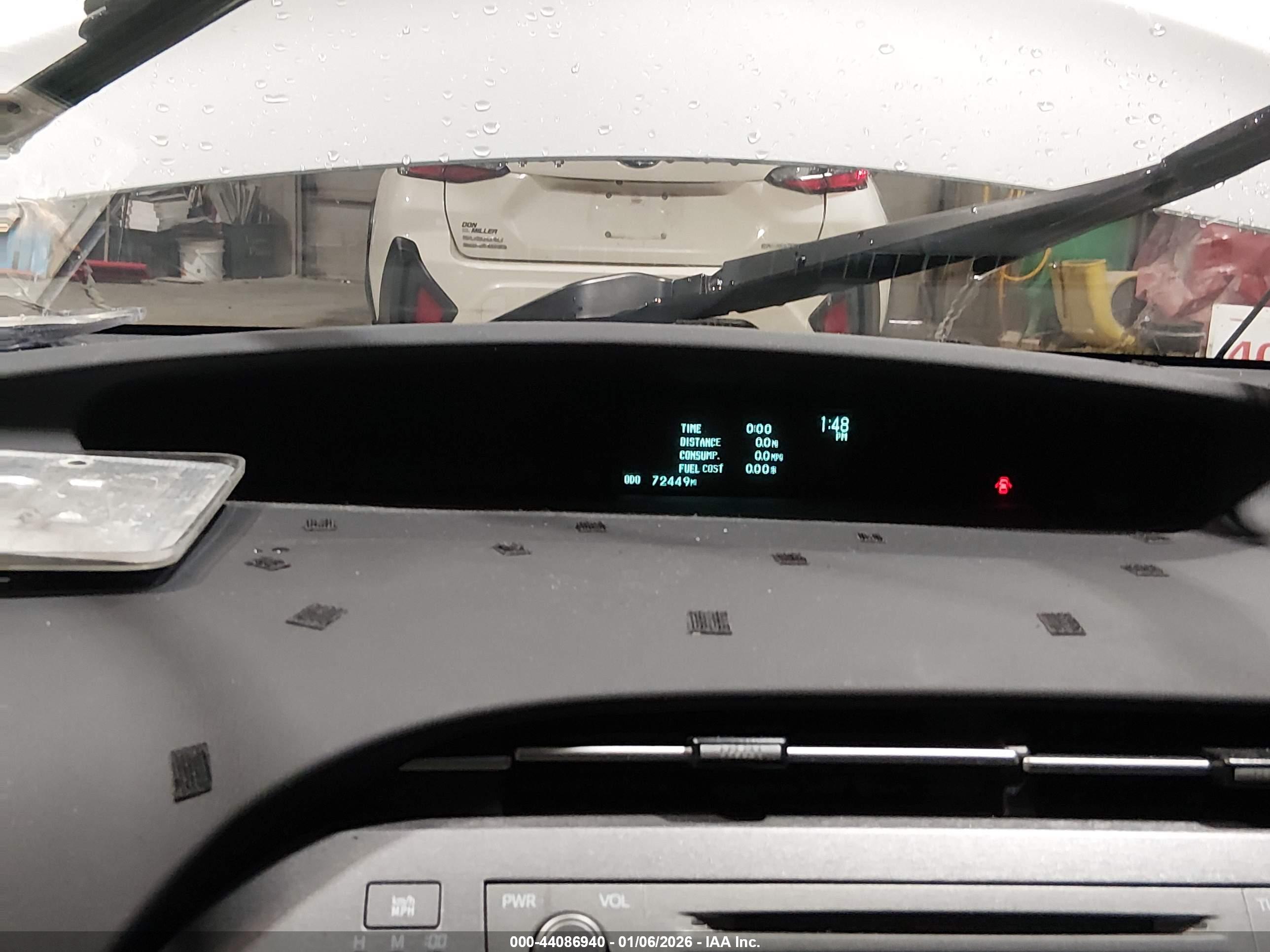TOYOTA PRIUS image 7