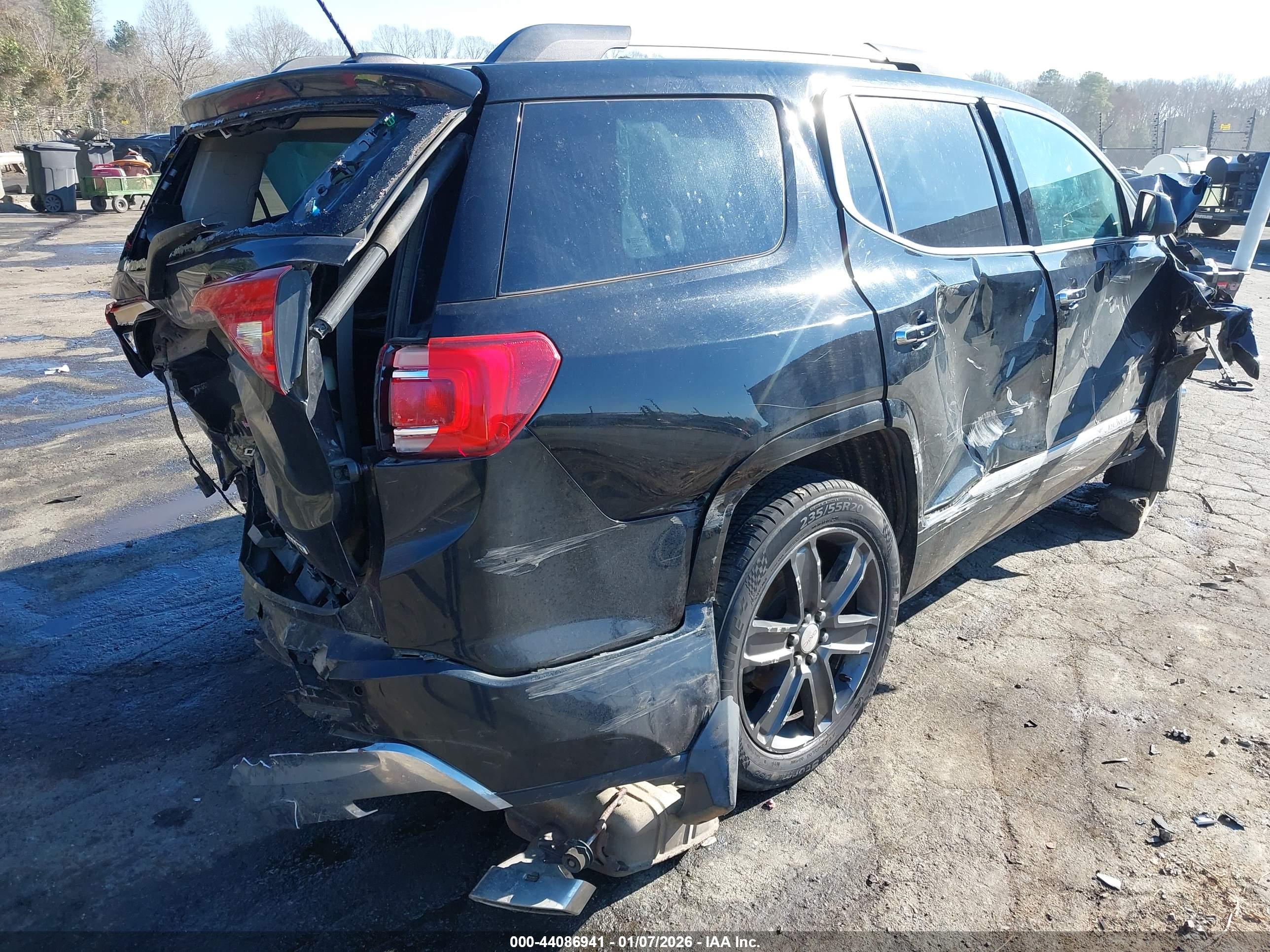 GMC ACADIA image 4