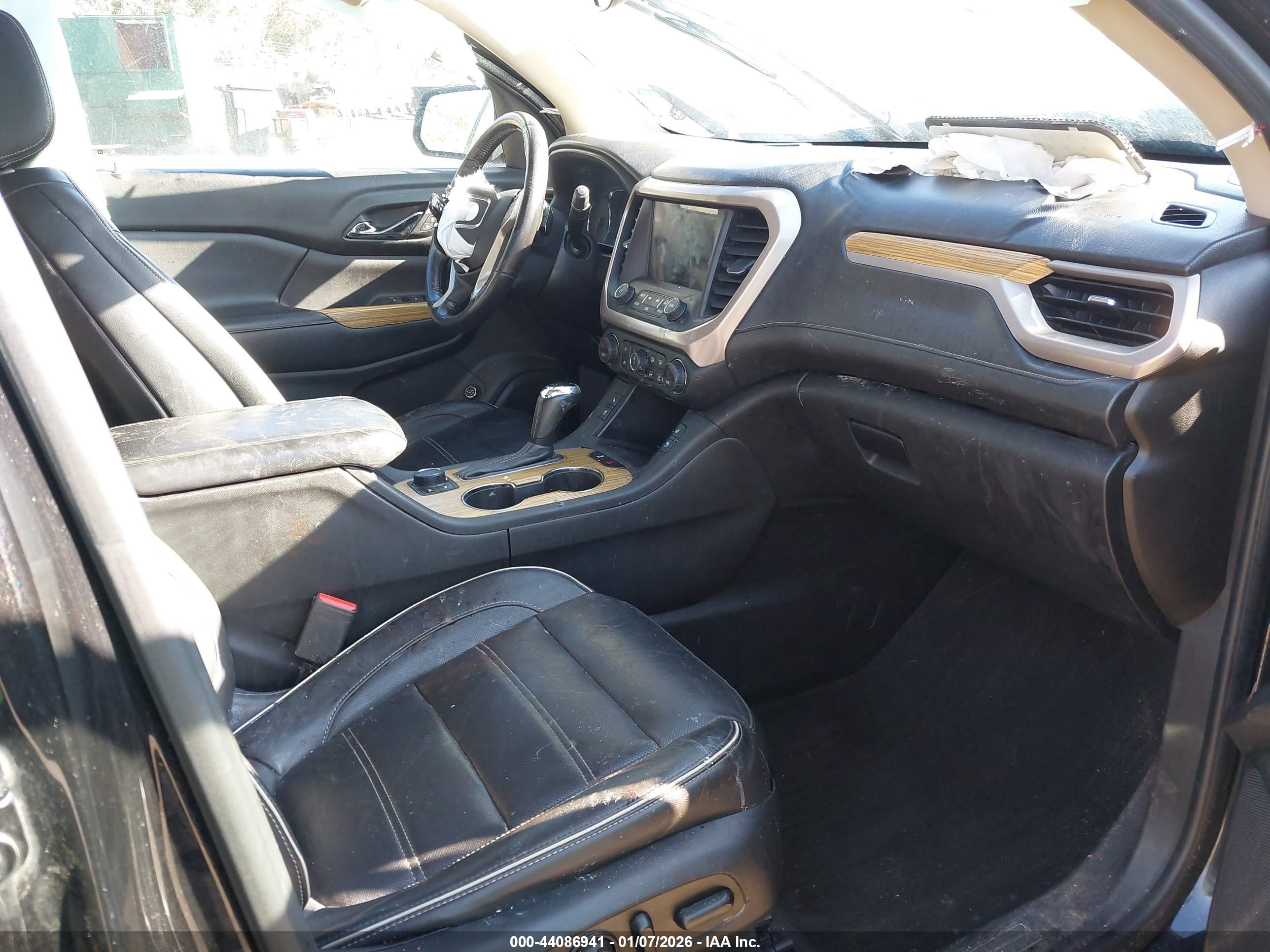 GMC ACADIA image 5