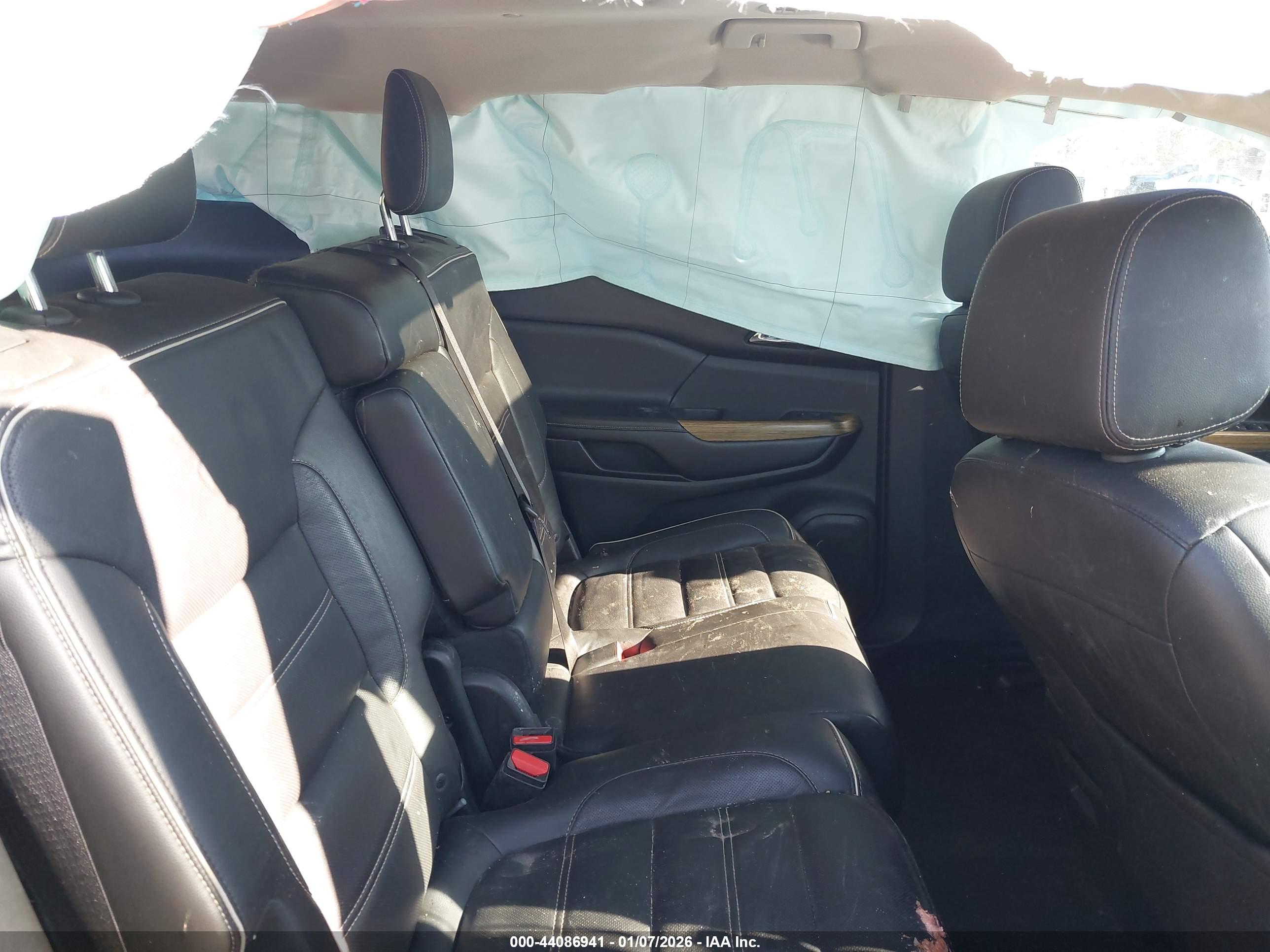 GMC ACADIA image 8