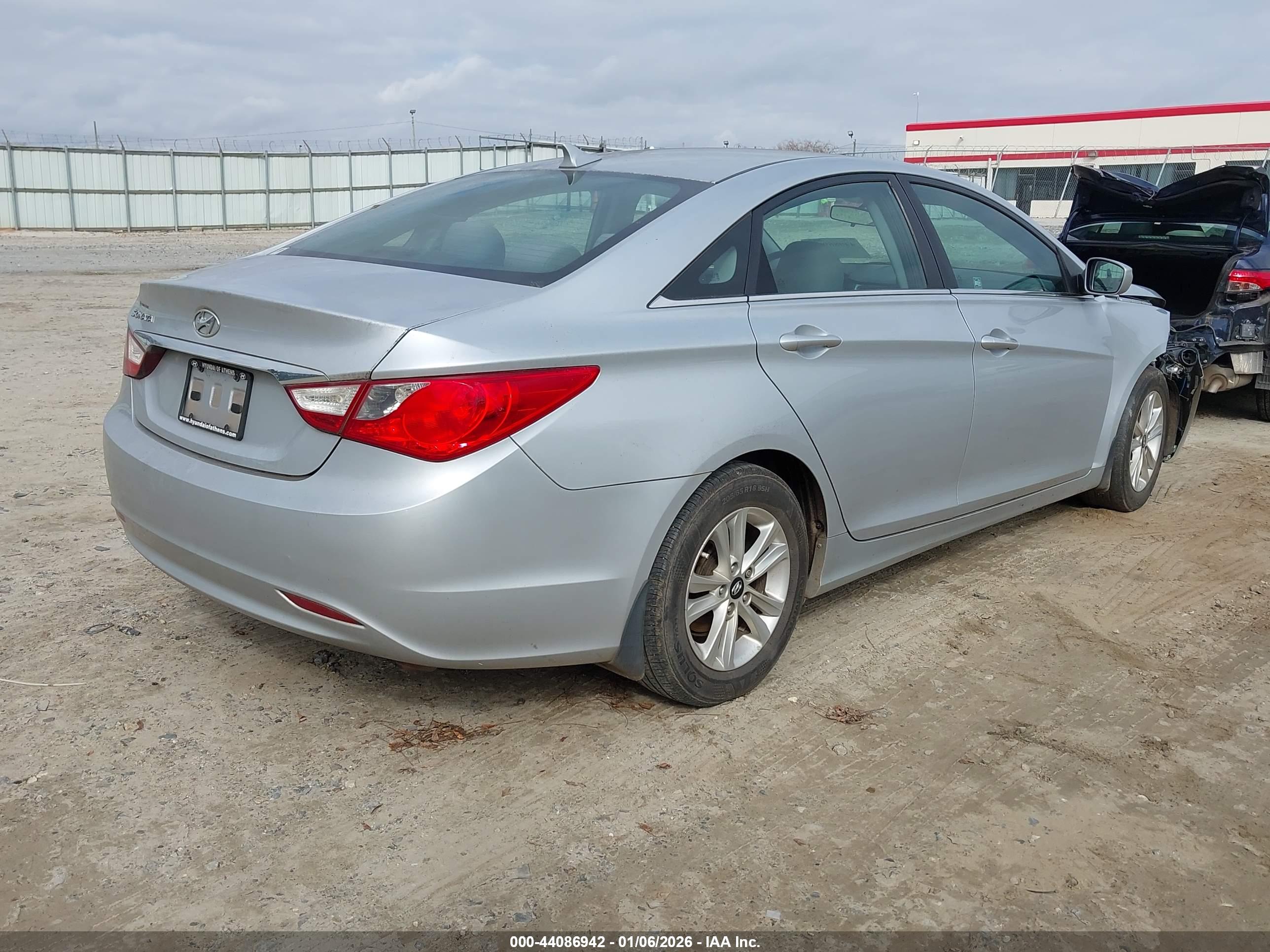 HYUNDAI SONATA image 4