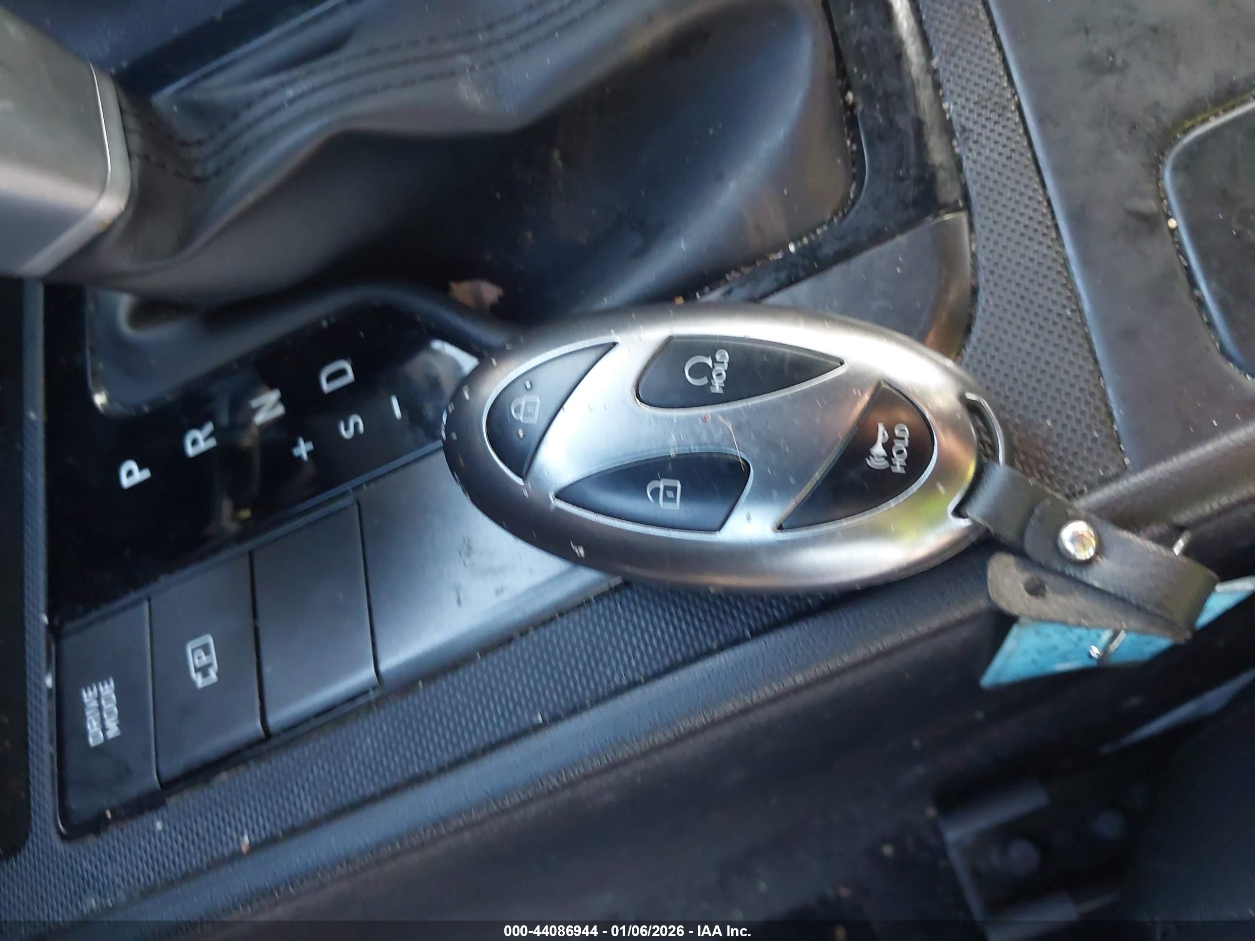 HYUNDAI ELANTRA image 11
