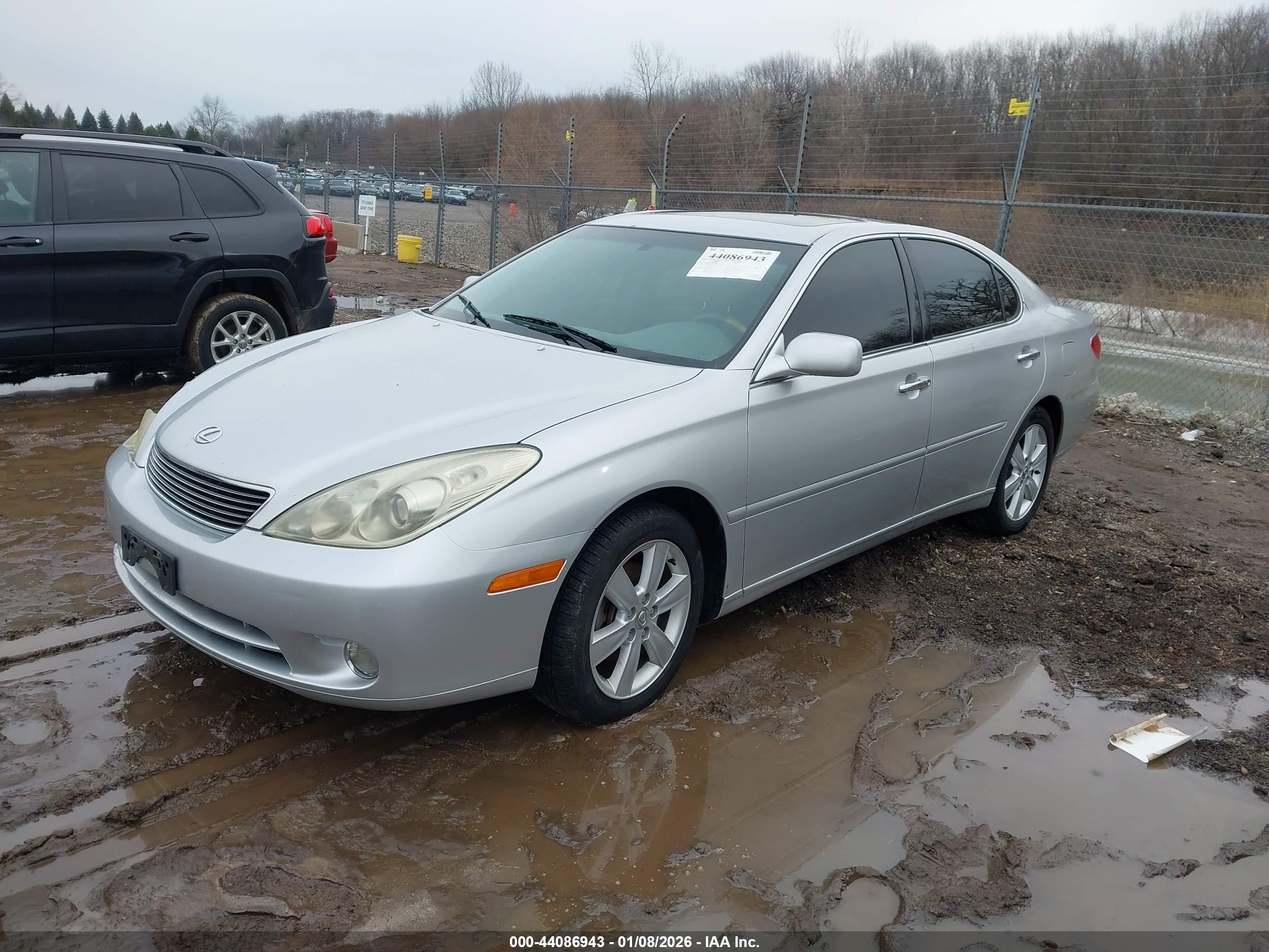 LEXUS ES image 2