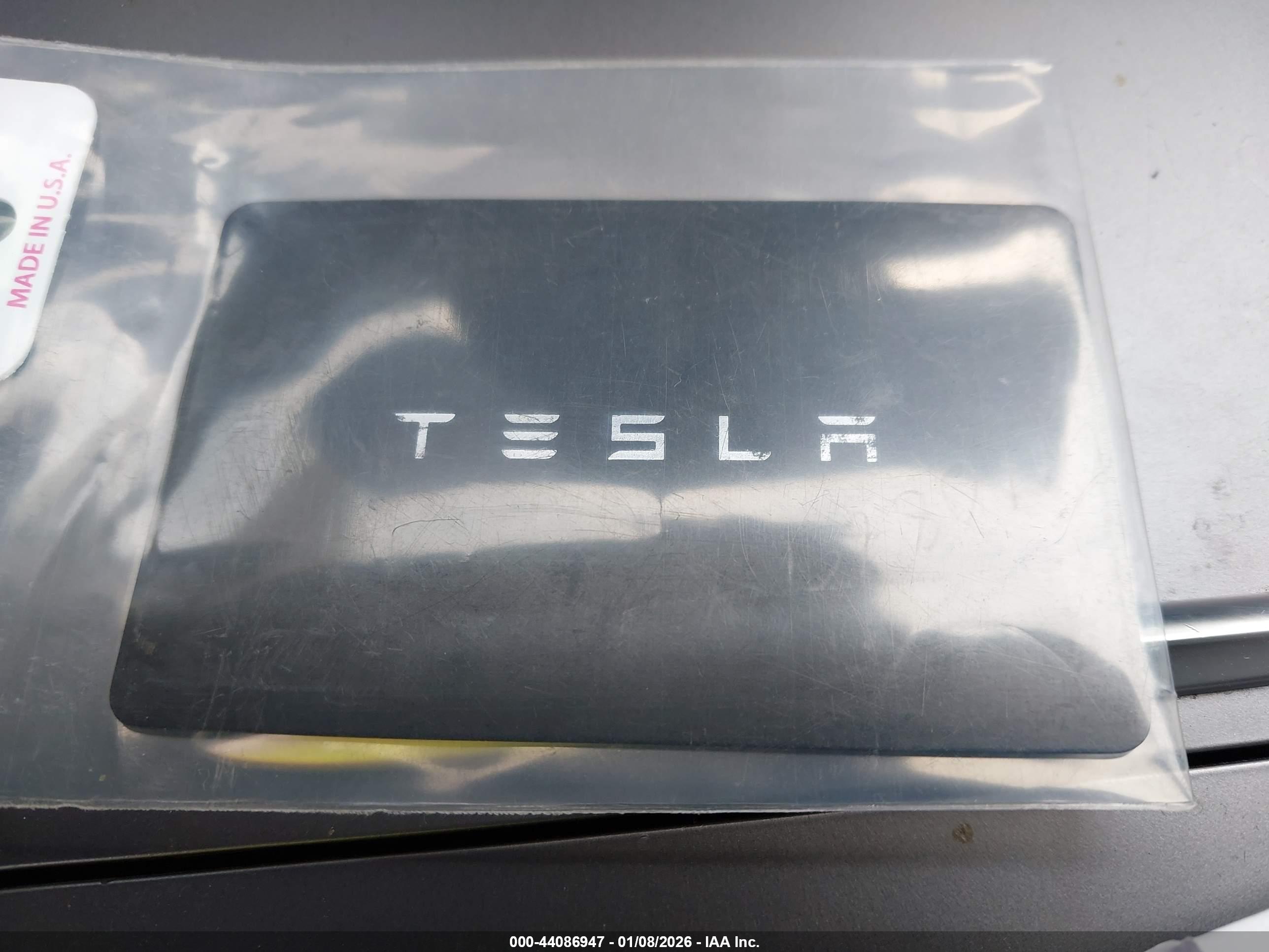 TESLA MODEL image 11