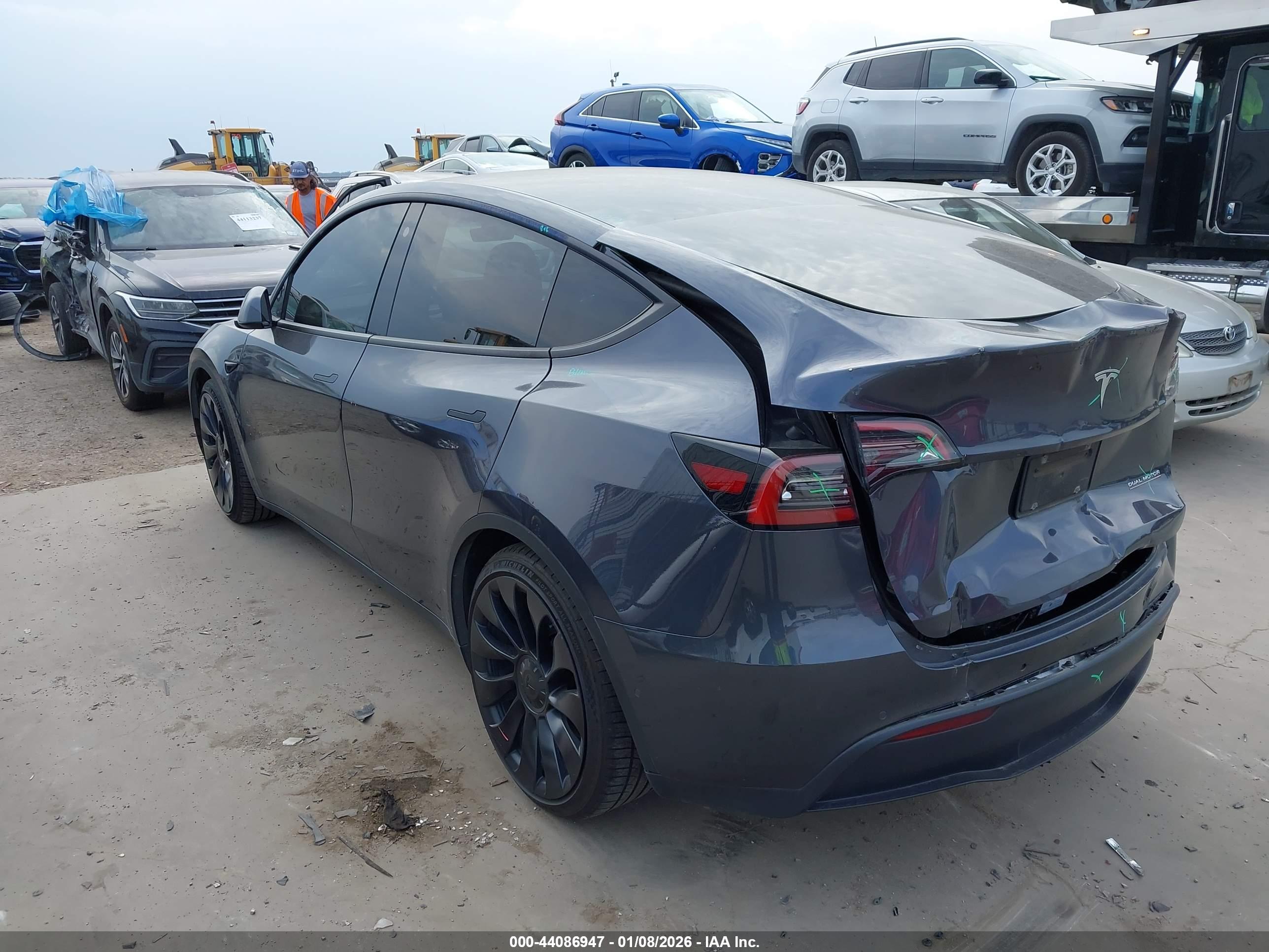 TESLA MODEL image 3
