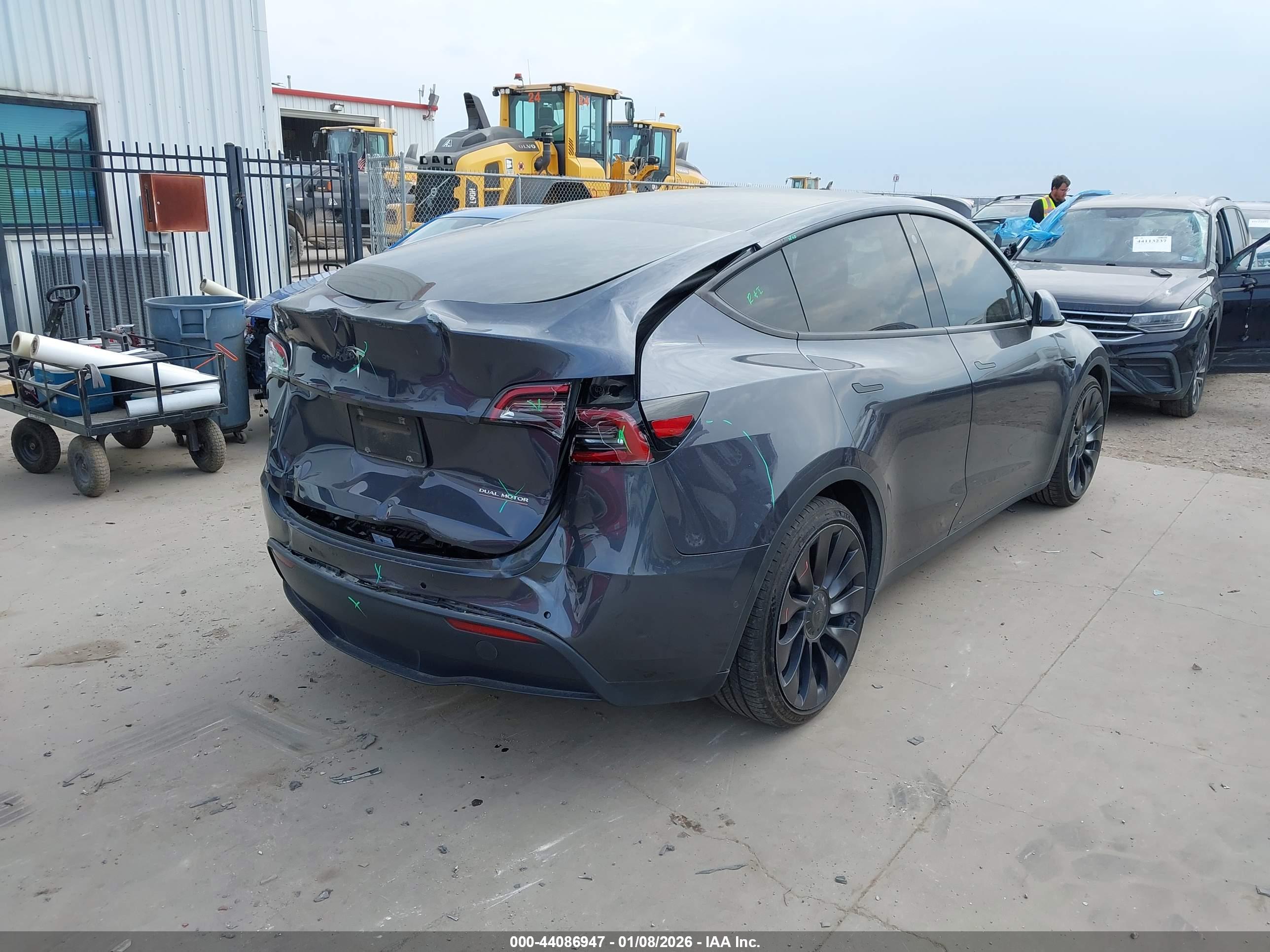 TESLA MODEL image 4