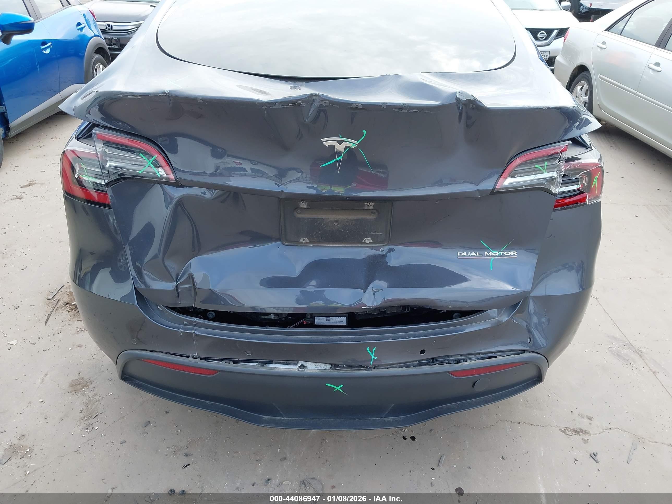 TESLA MODEL image 6