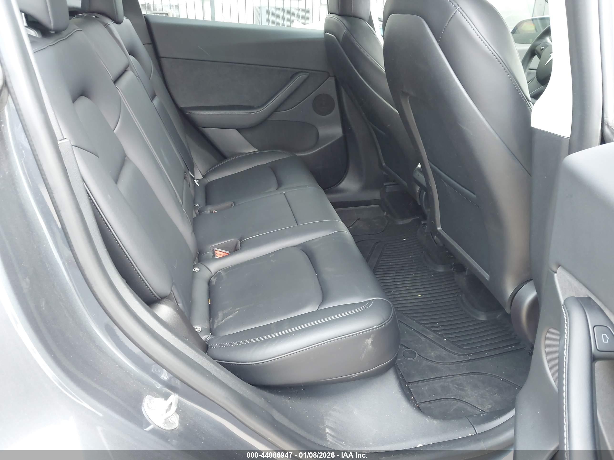 TESLA MODEL image 8