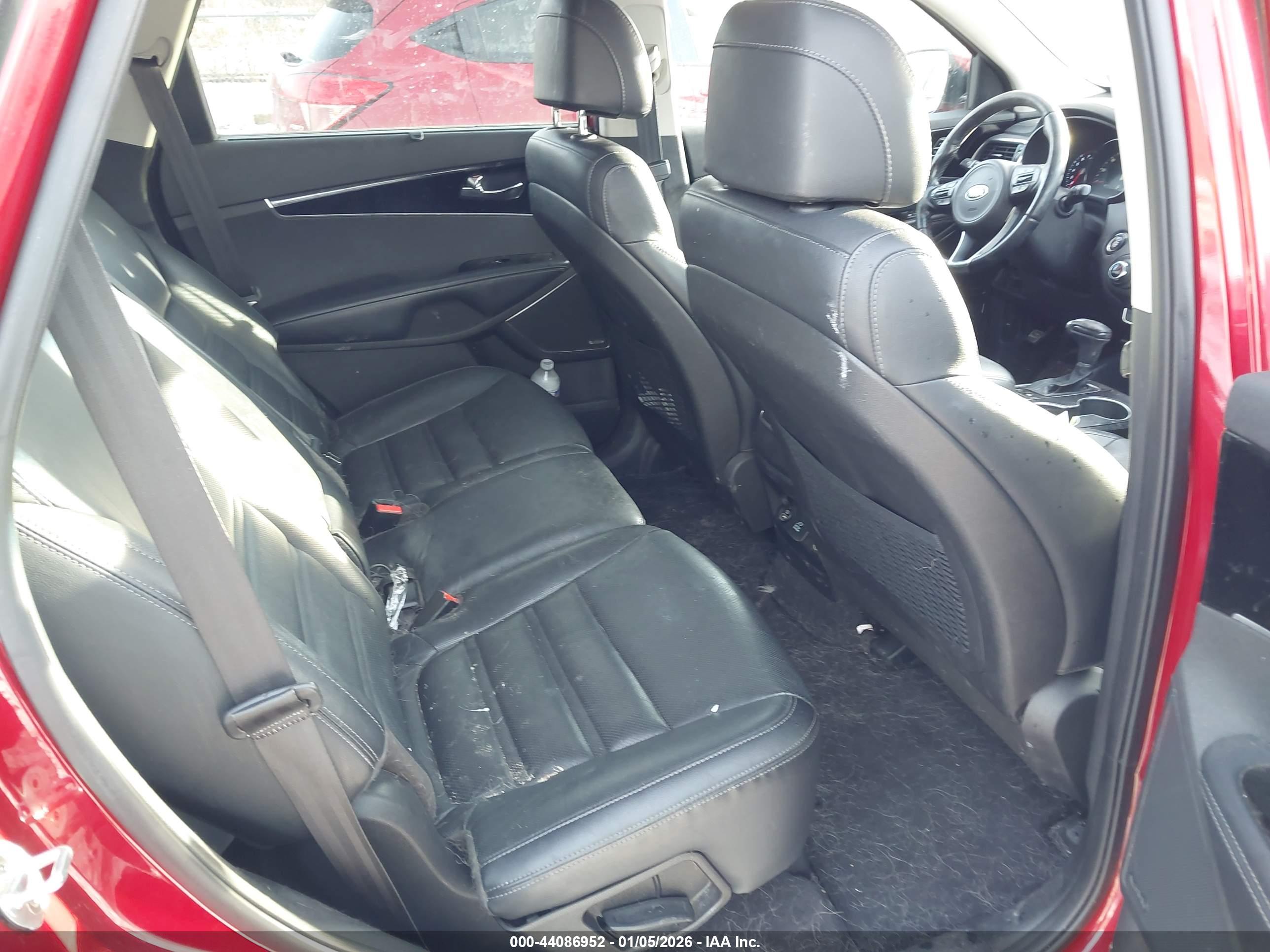 KIA SORENTO image 8