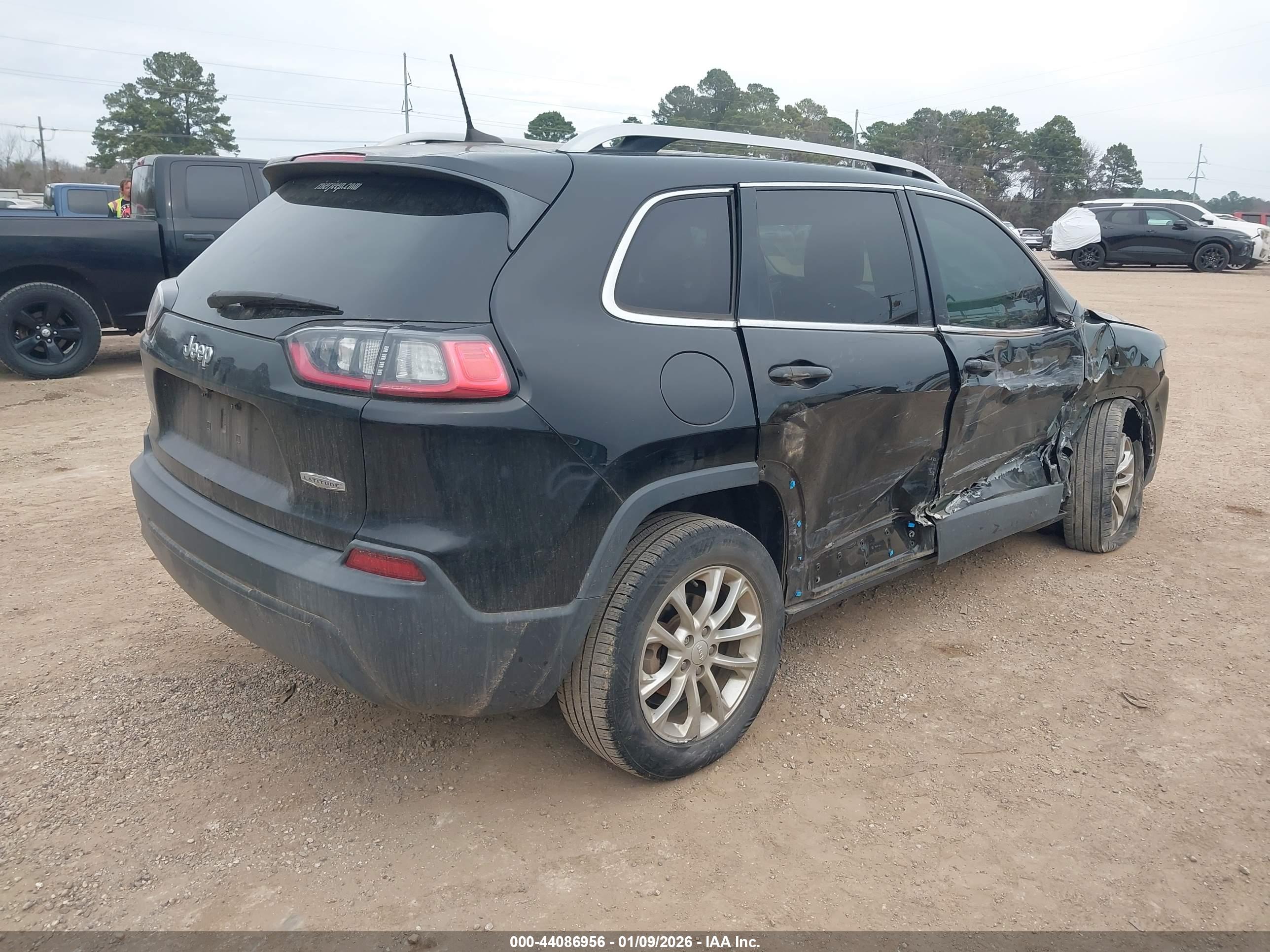 JEEP CHEROKEE image 4