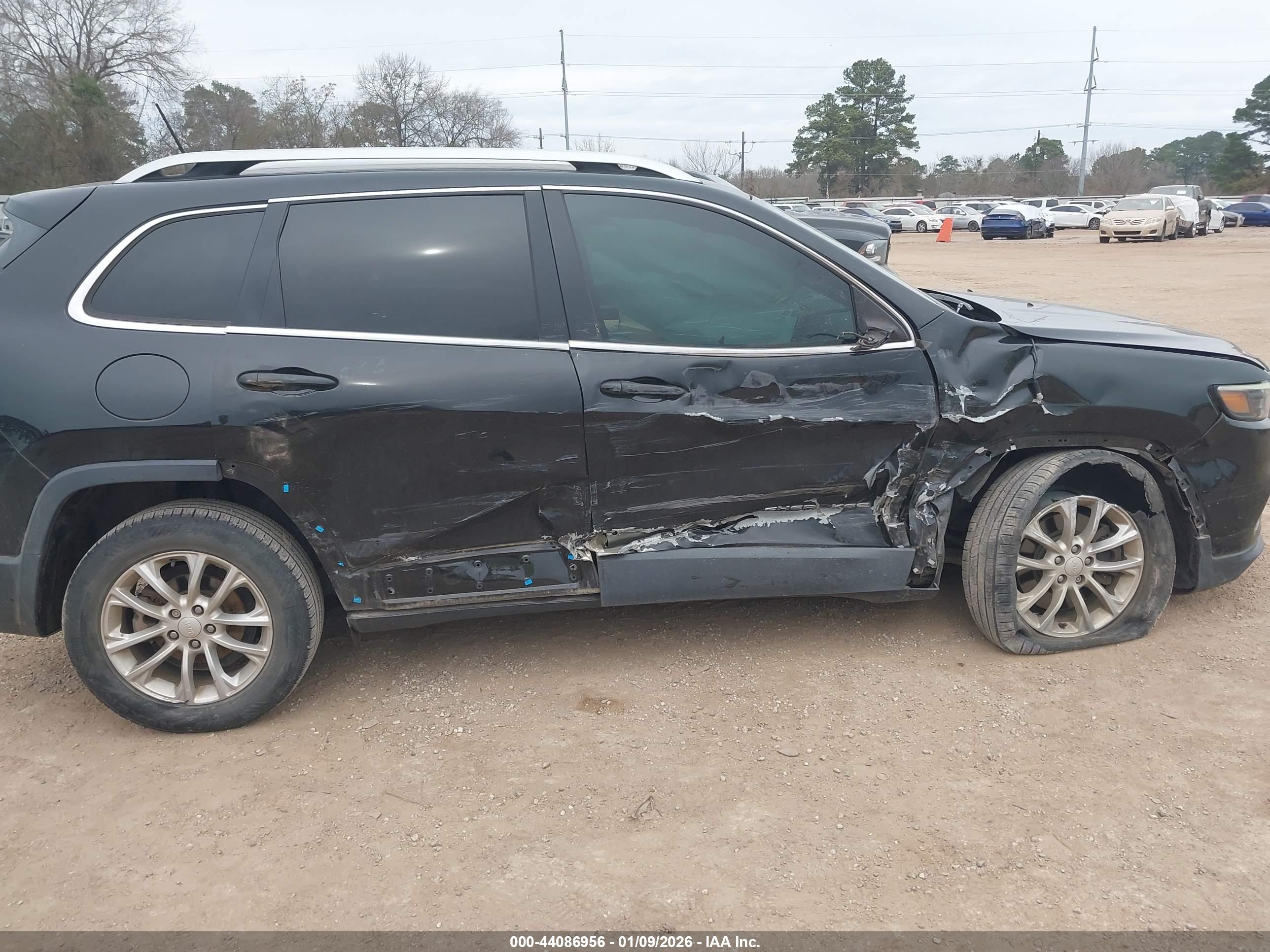JEEP CHEROKEE image 6