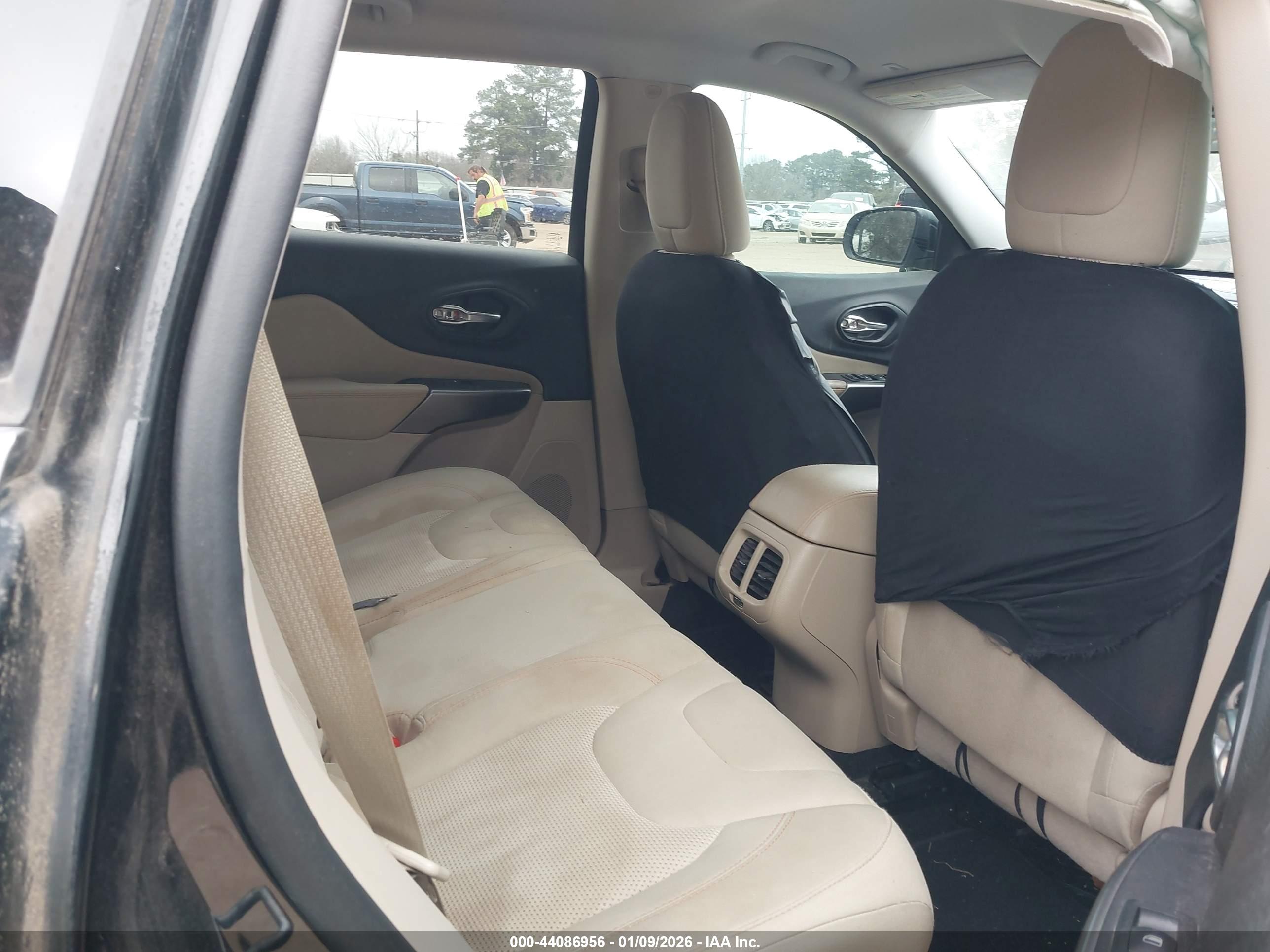 JEEP CHEROKEE image 8