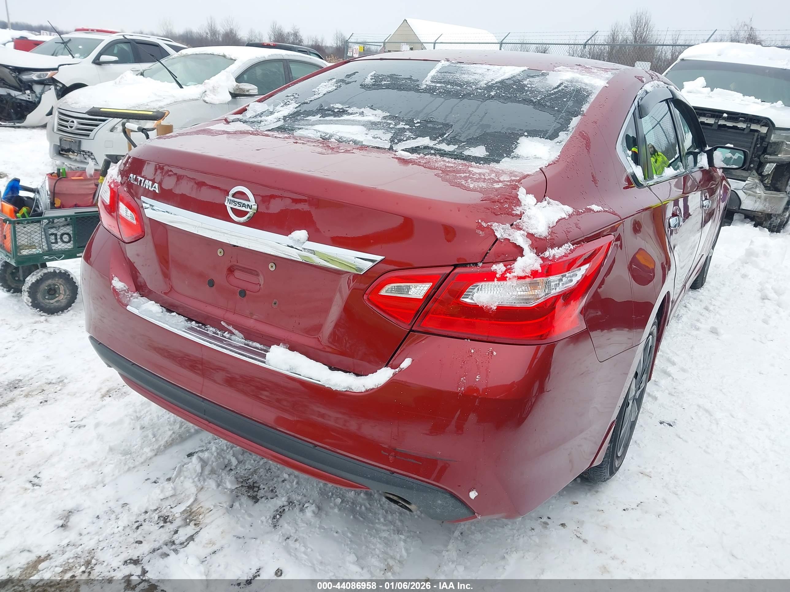 NISSAN ALTIMA image 4
