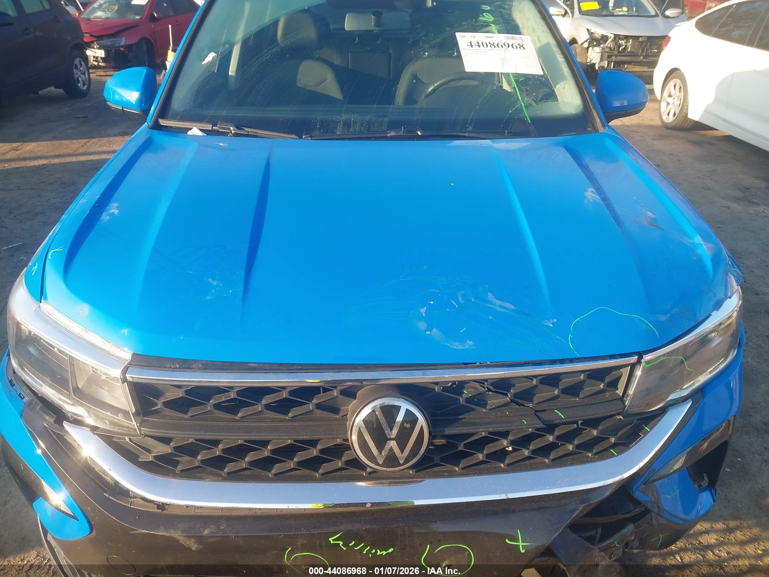VOLKSWAGEN TAOS image 10