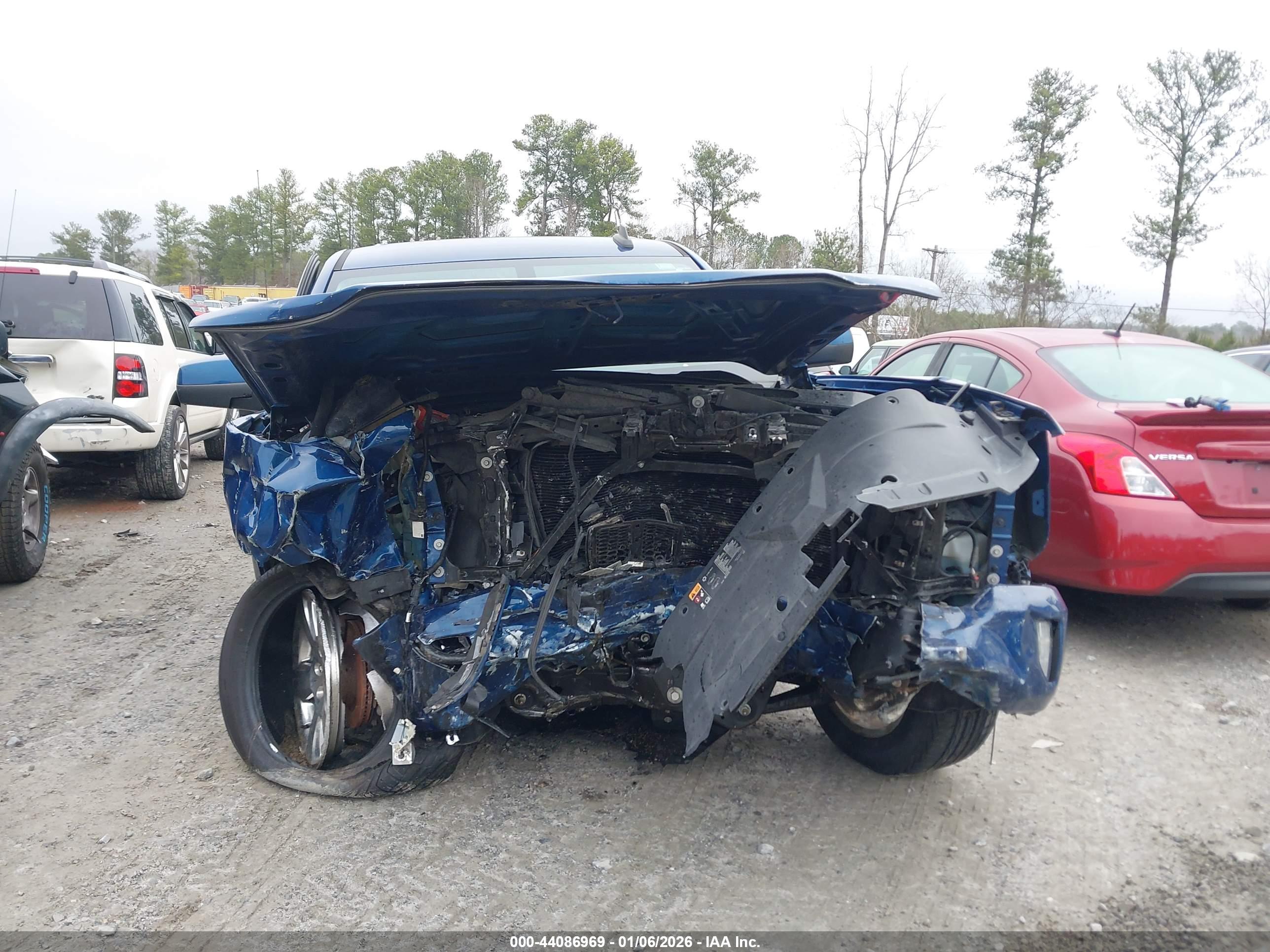 CHEVROLET SILVERADO image 6