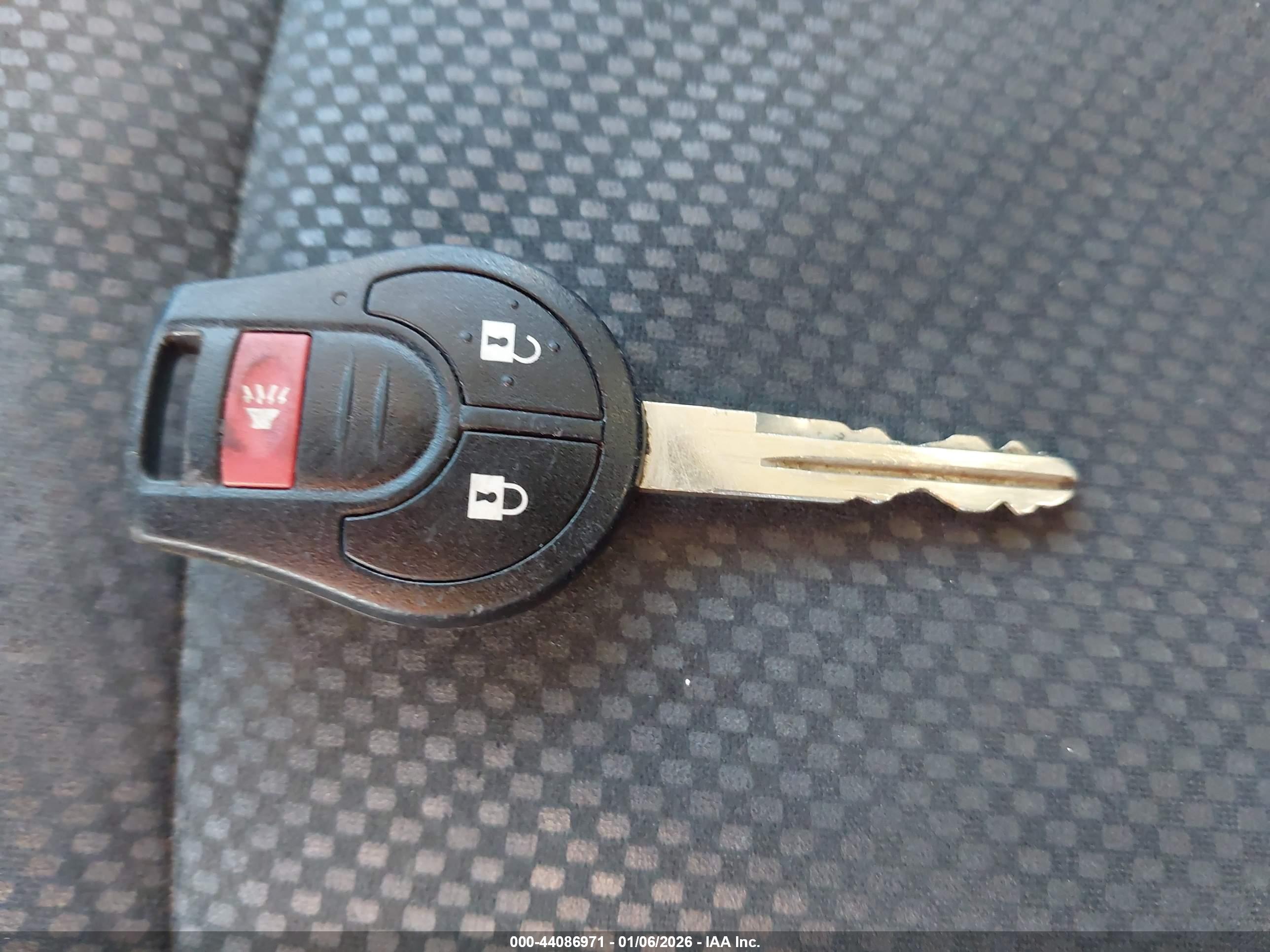 NISSAN ROGUE image 11