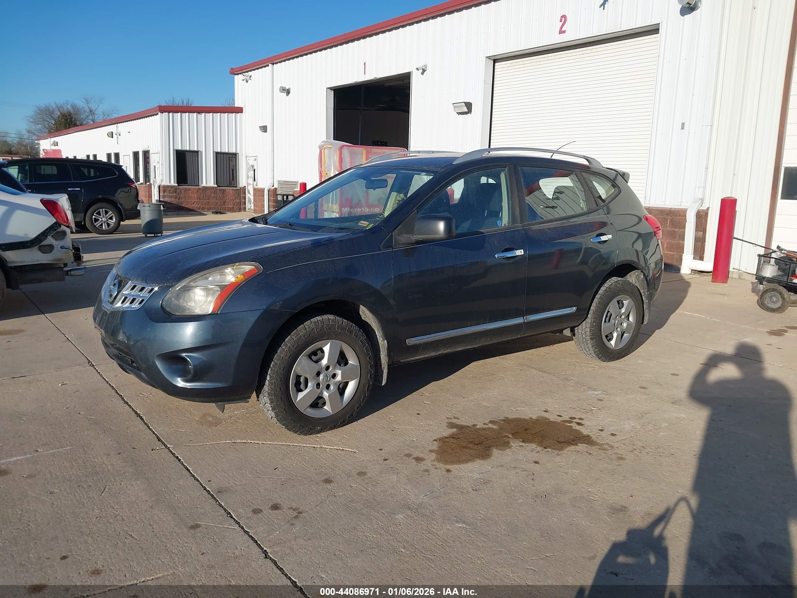 NISSAN ROGUE image 2