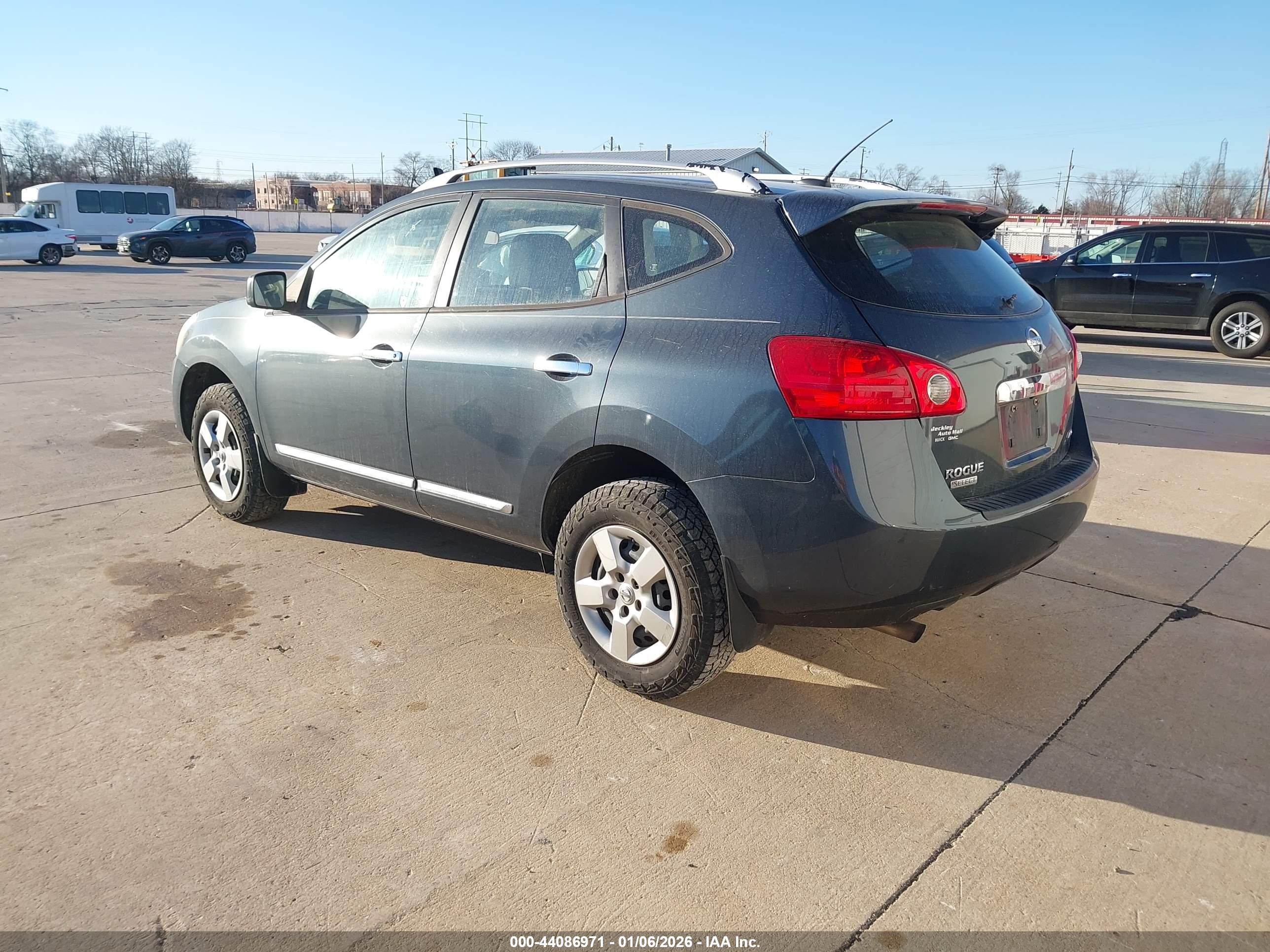 NISSAN ROGUE image 3