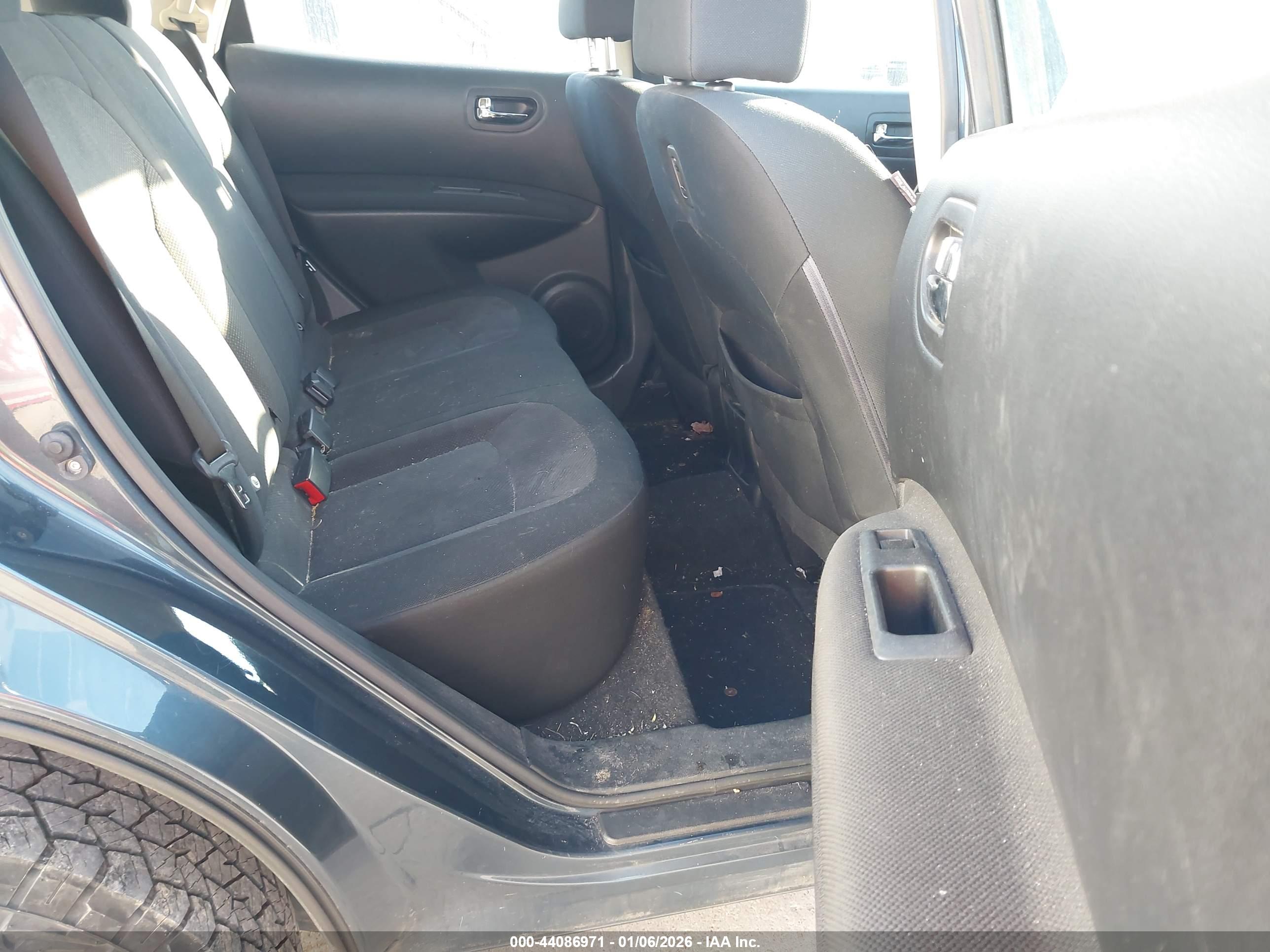 NISSAN ROGUE image 8