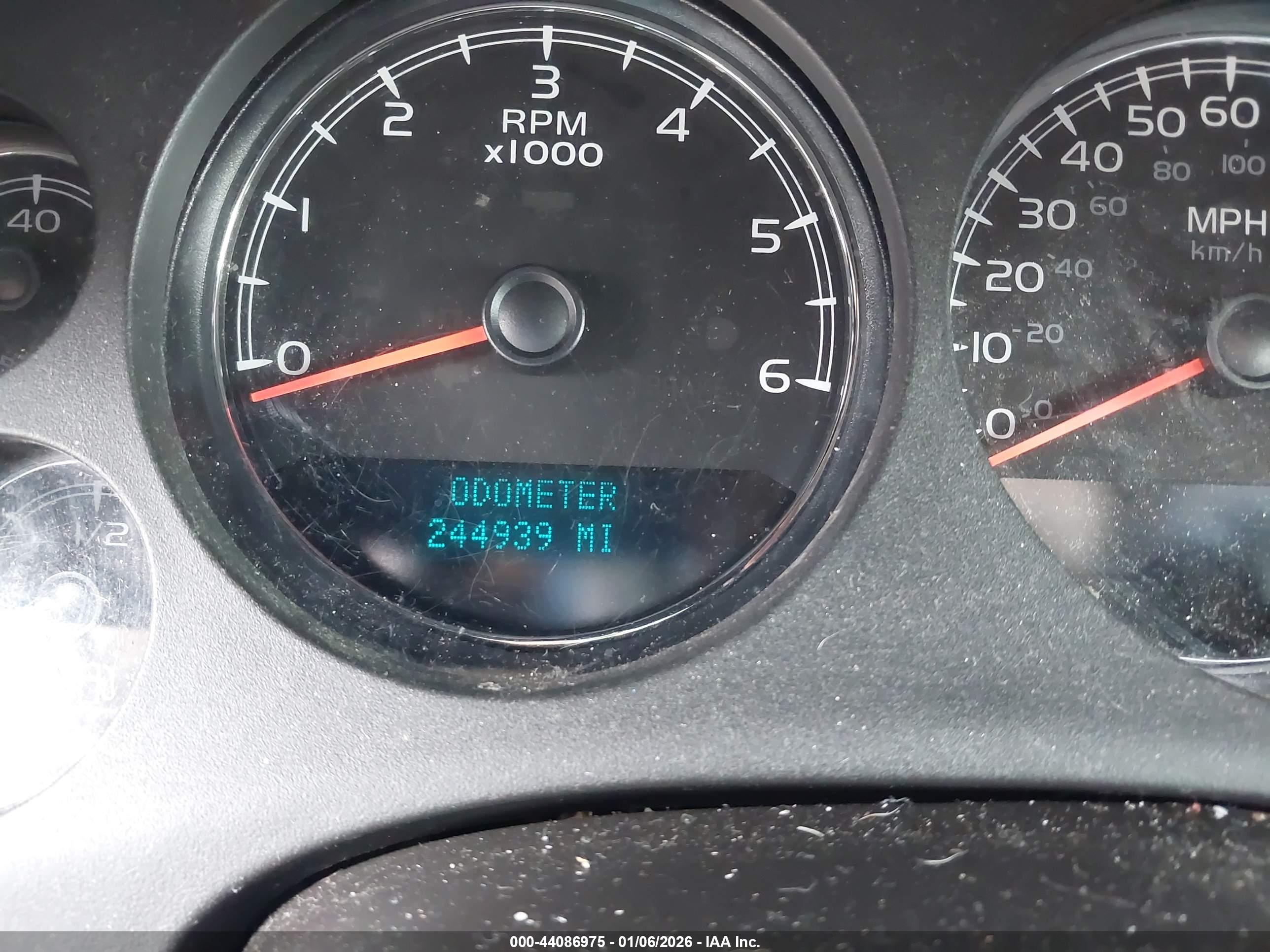 CHEVROLET TAHOE image 7