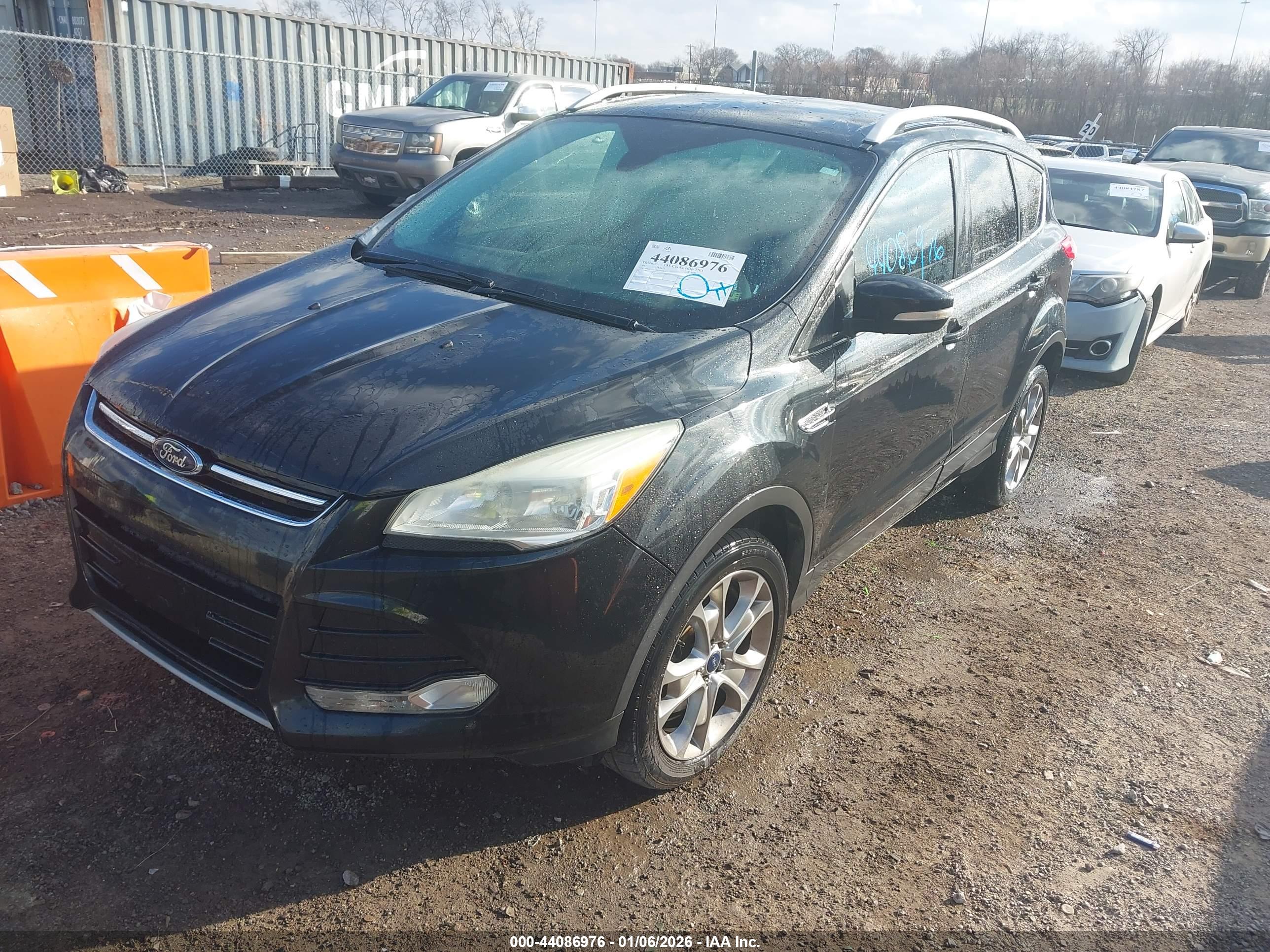 FORD ESCAPE image 2