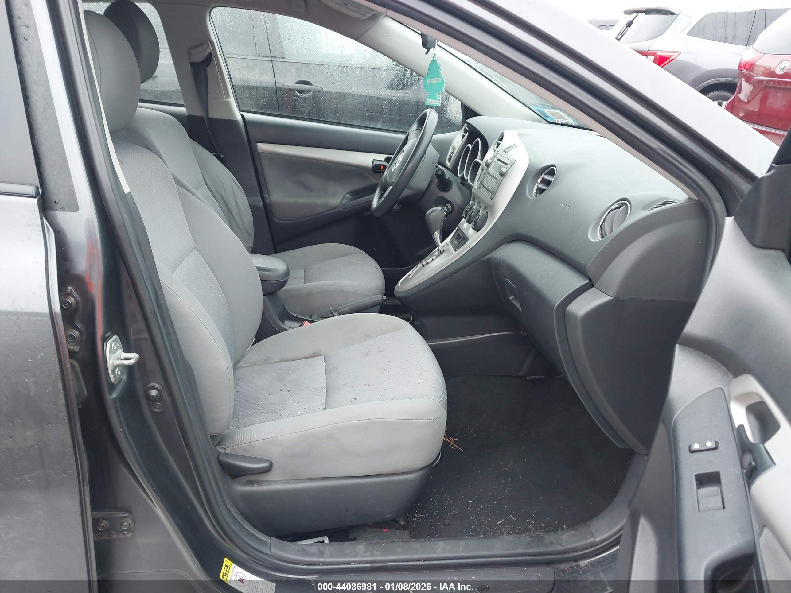 TOYOTA MATRIX image 5