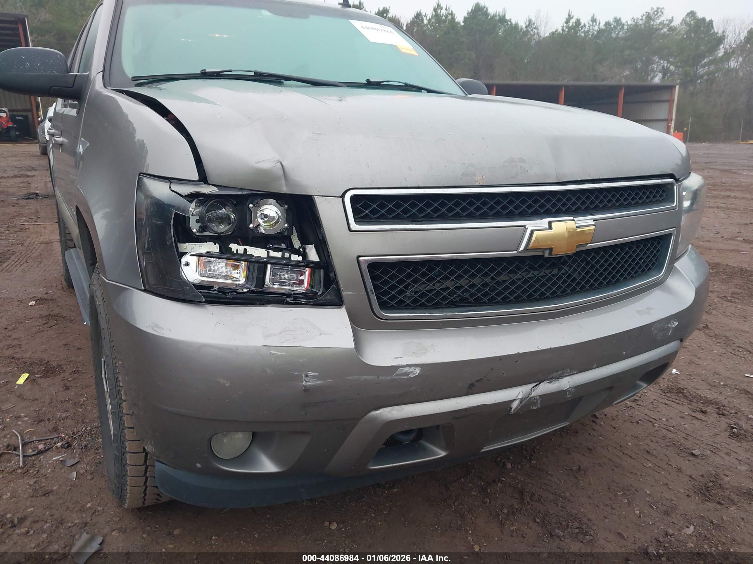 CHEVROLET TAHOE image 6