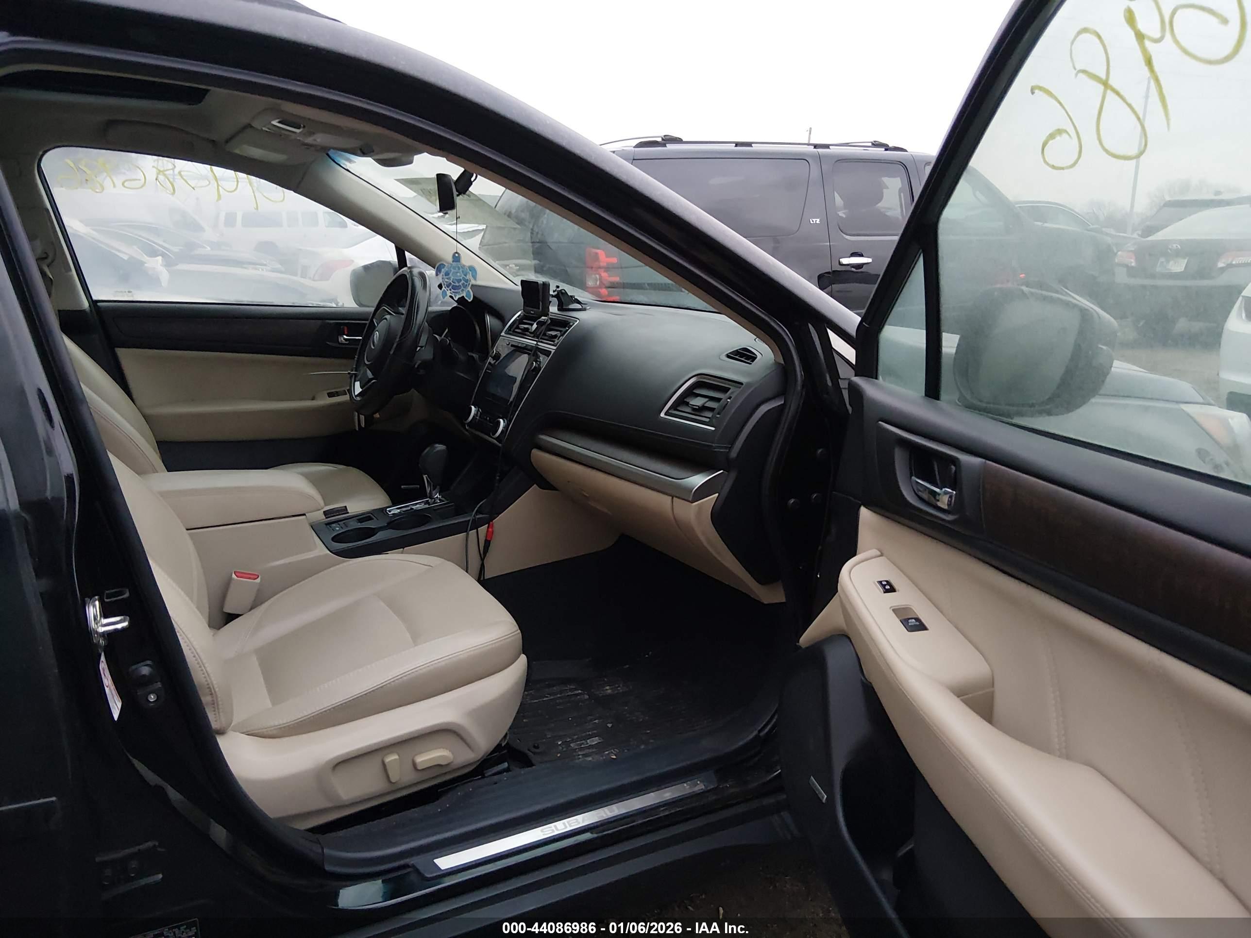 SUBARU OUTBACK image 5