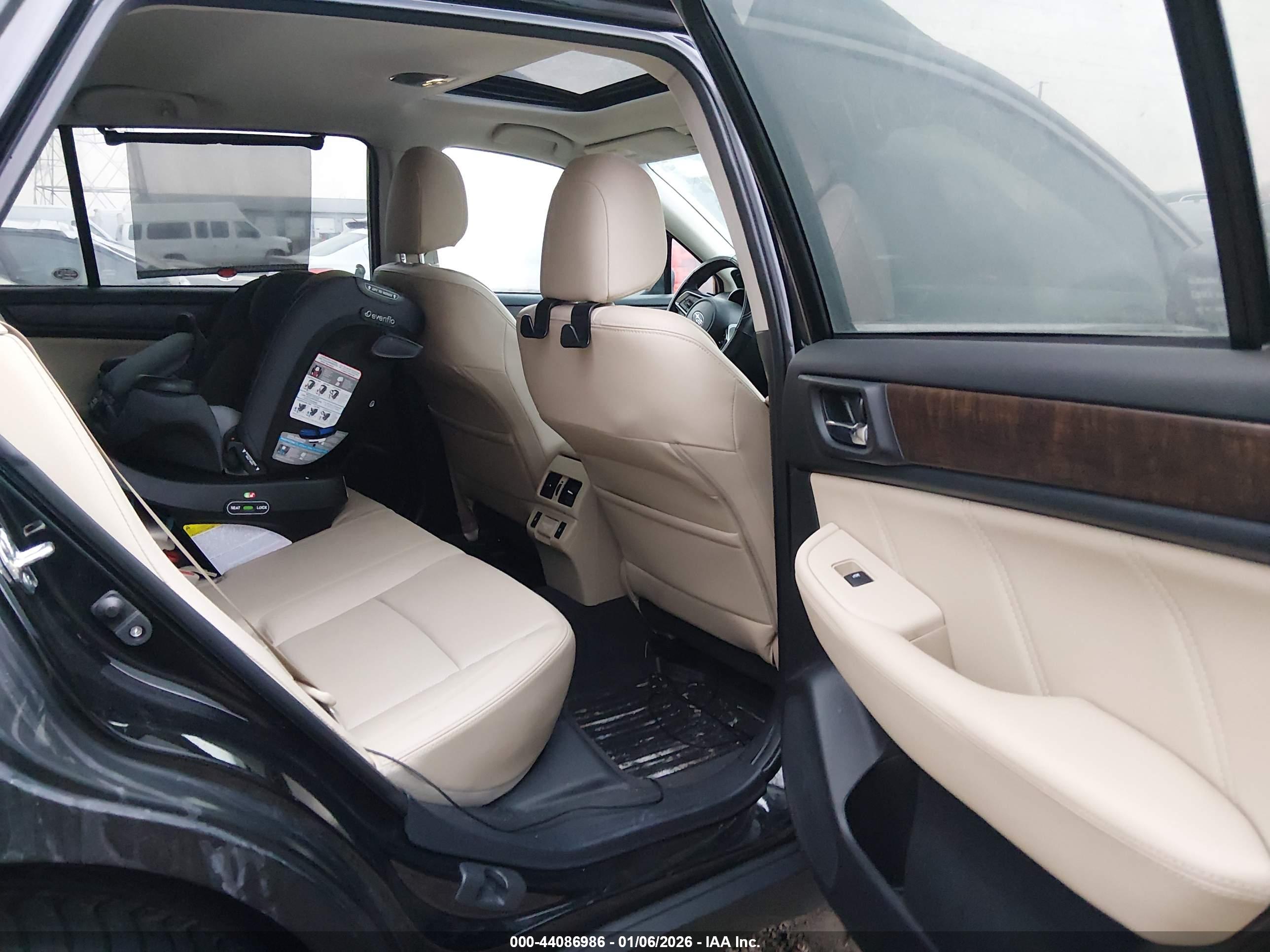 SUBARU OUTBACK image 8