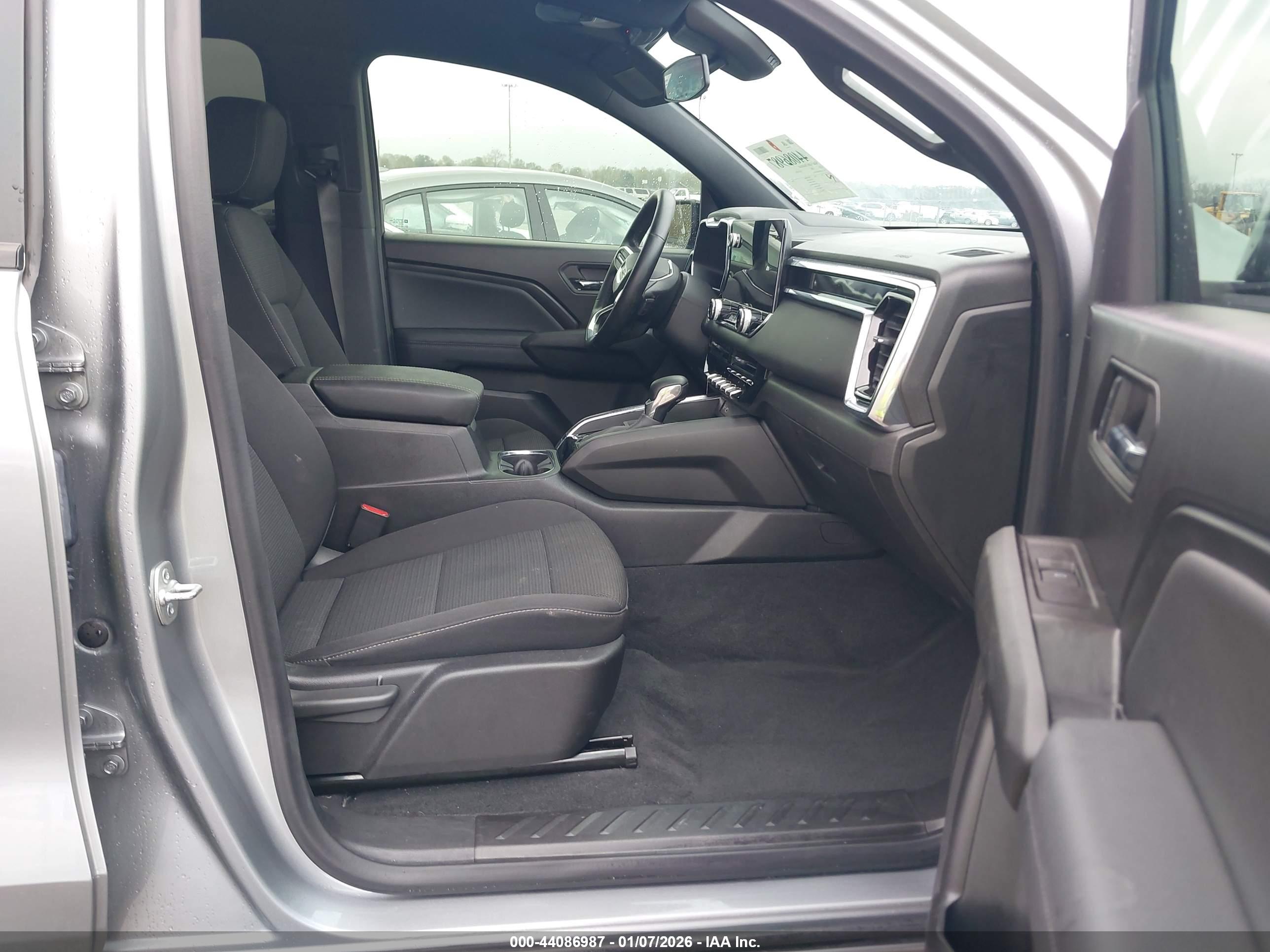 GMC CANYON image 5