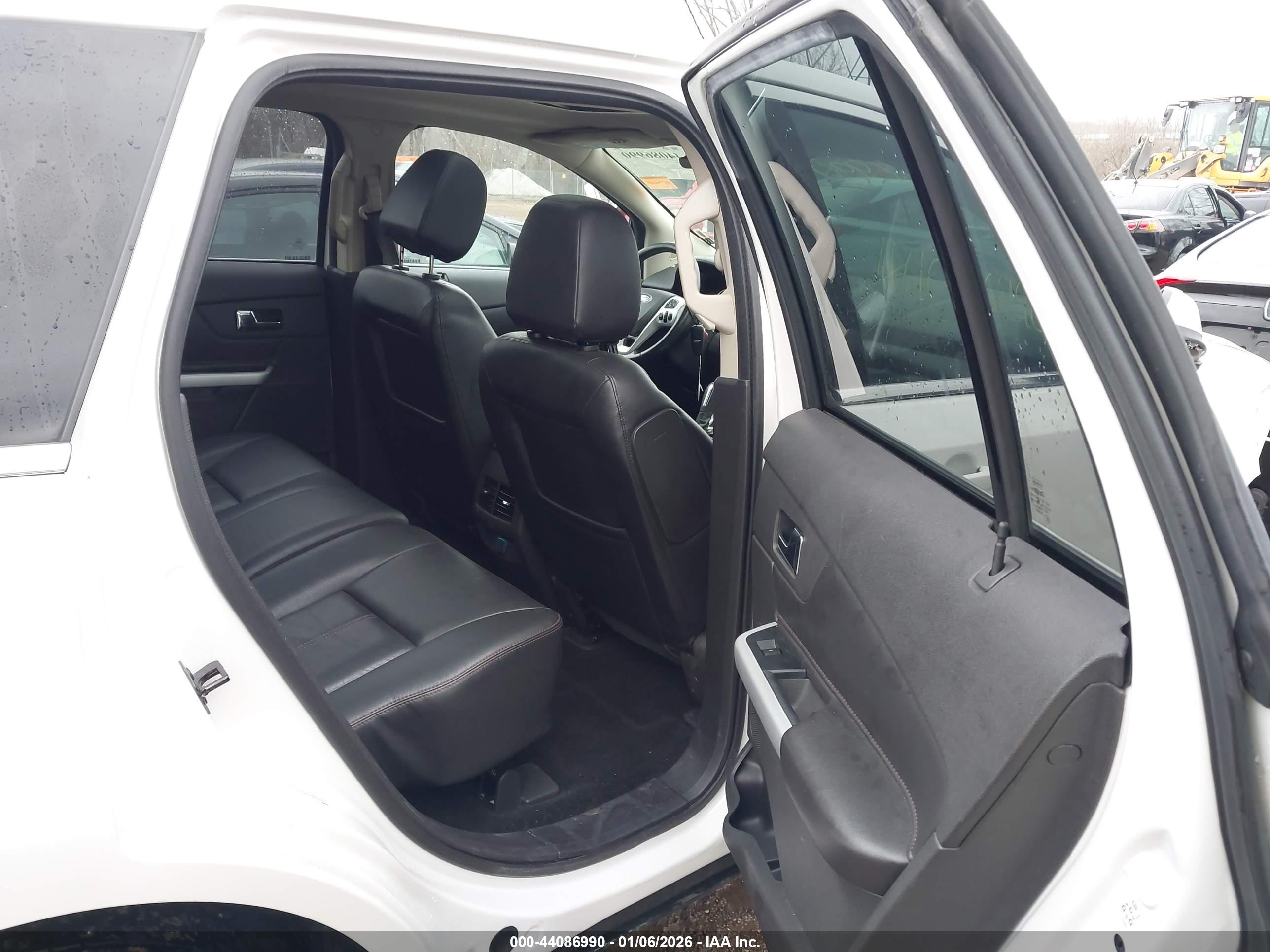 FORD EDGE image 8