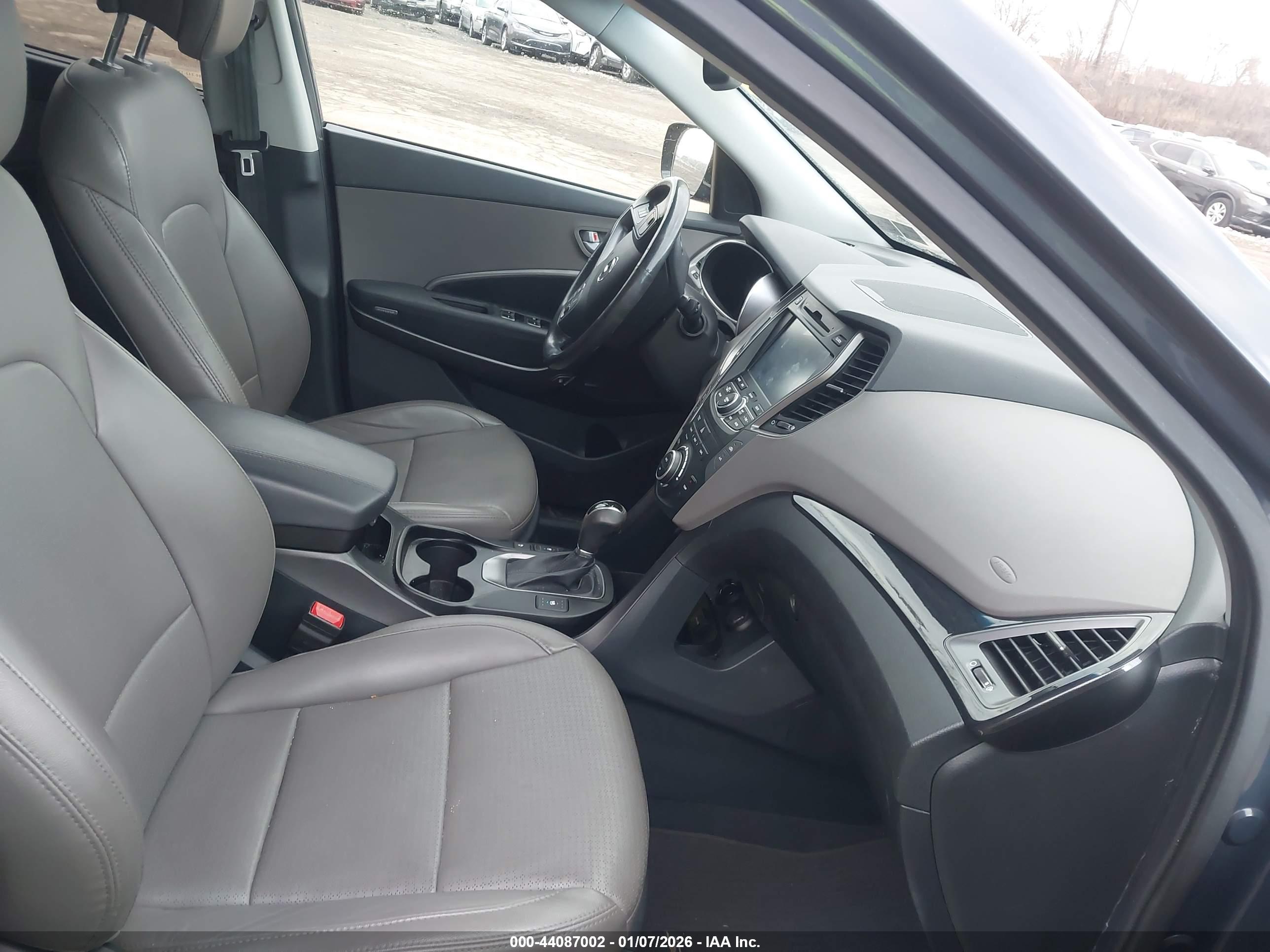 HYUNDAI SANTA image 5