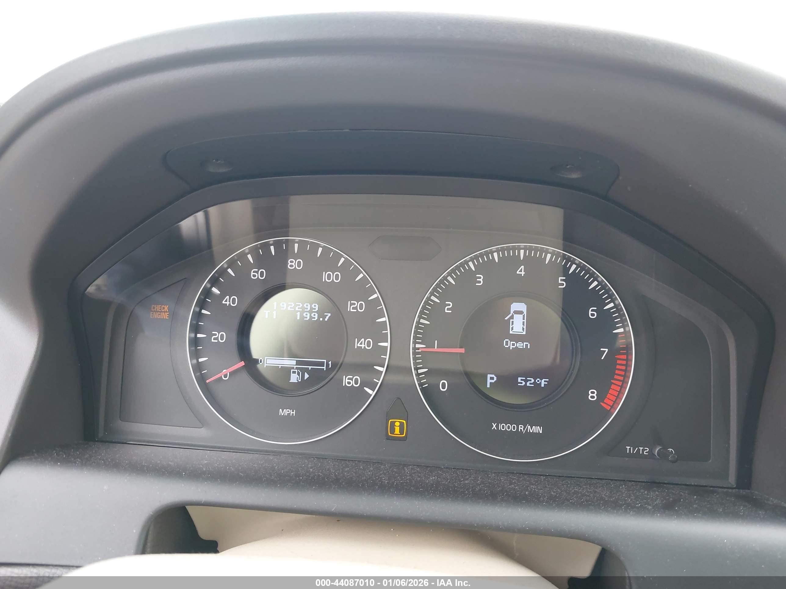 VOLVO XC60 image 7