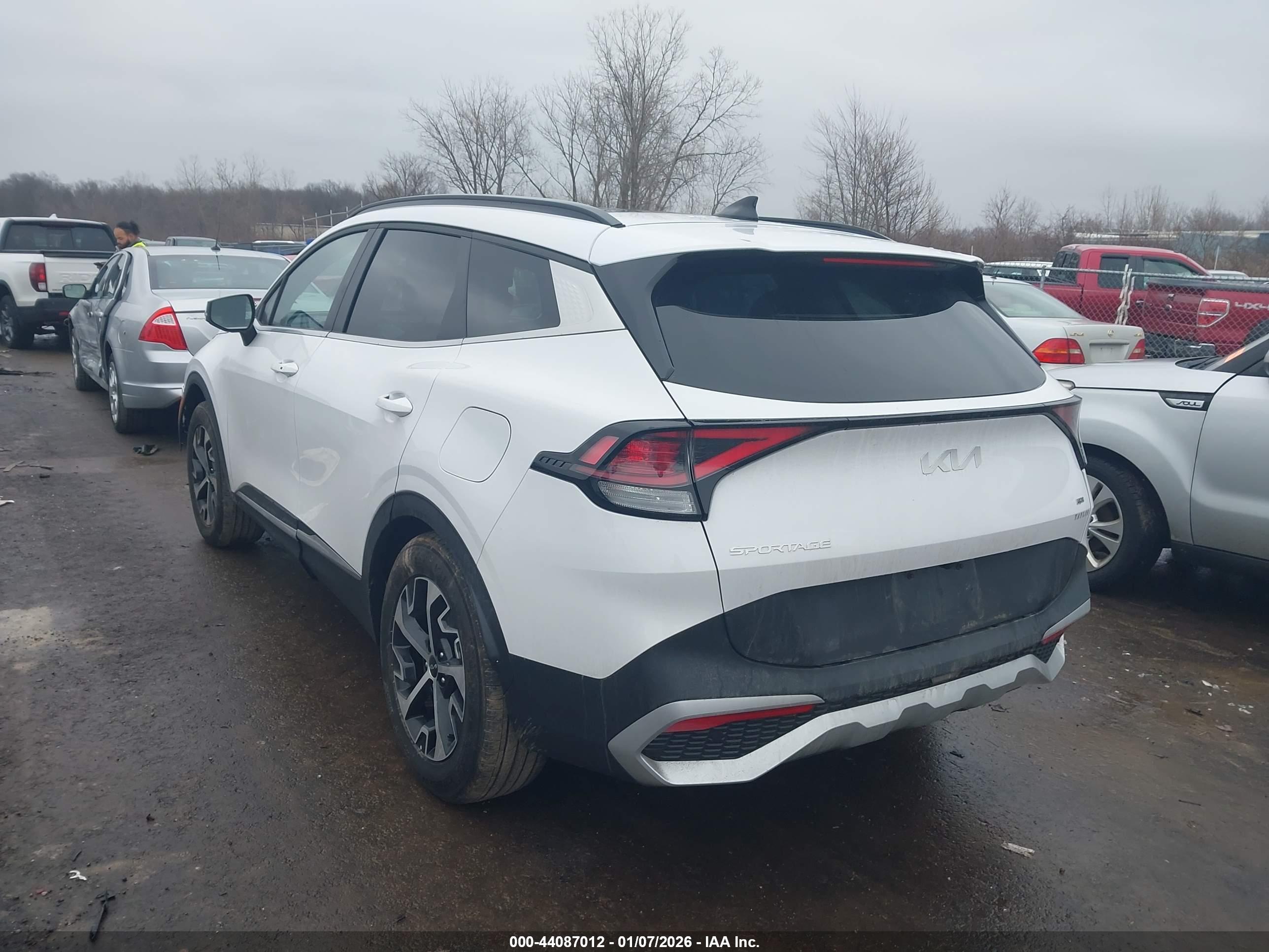 KIA SPORTAGE image 3