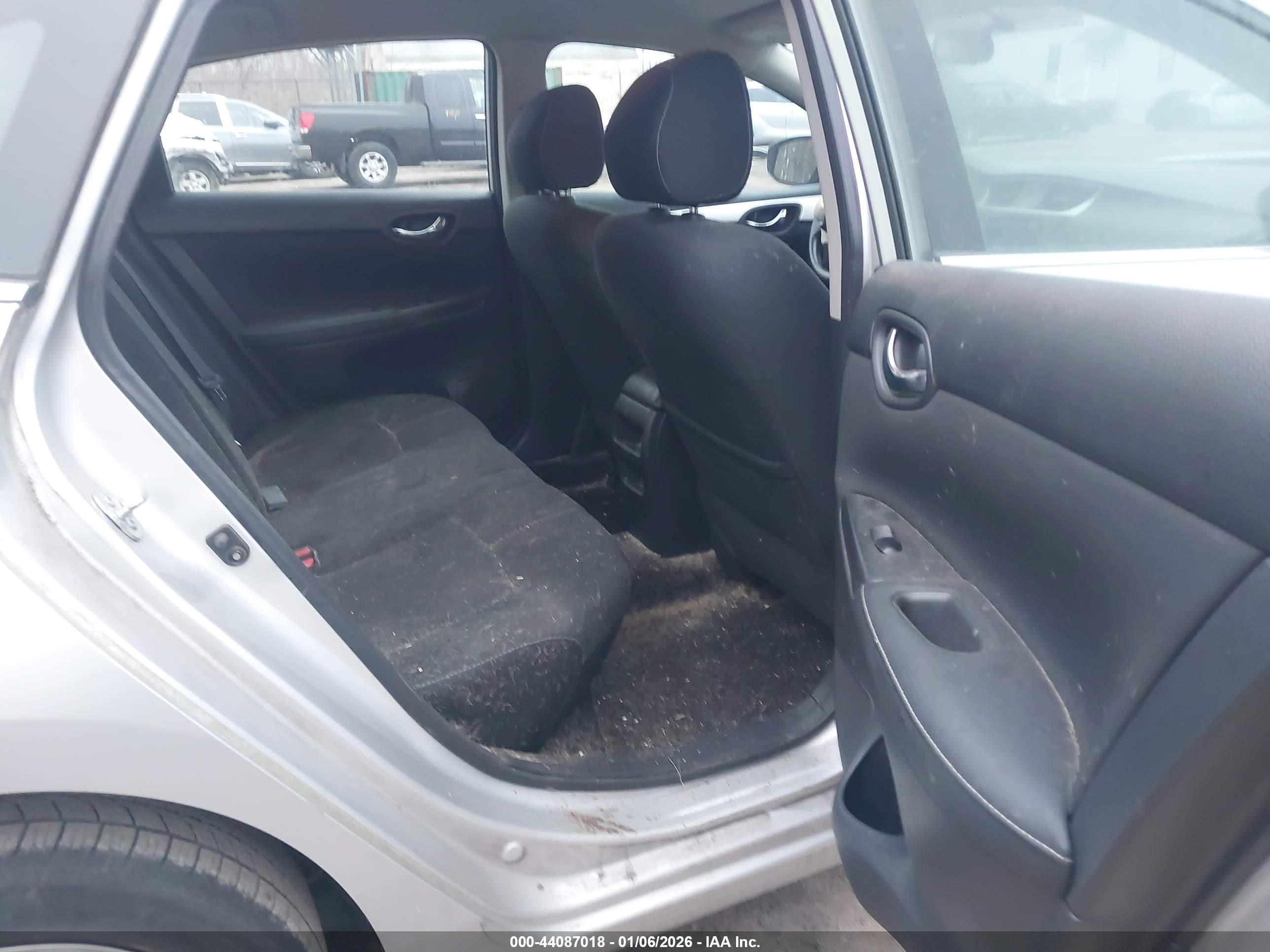 NISSAN SENTRA image 8