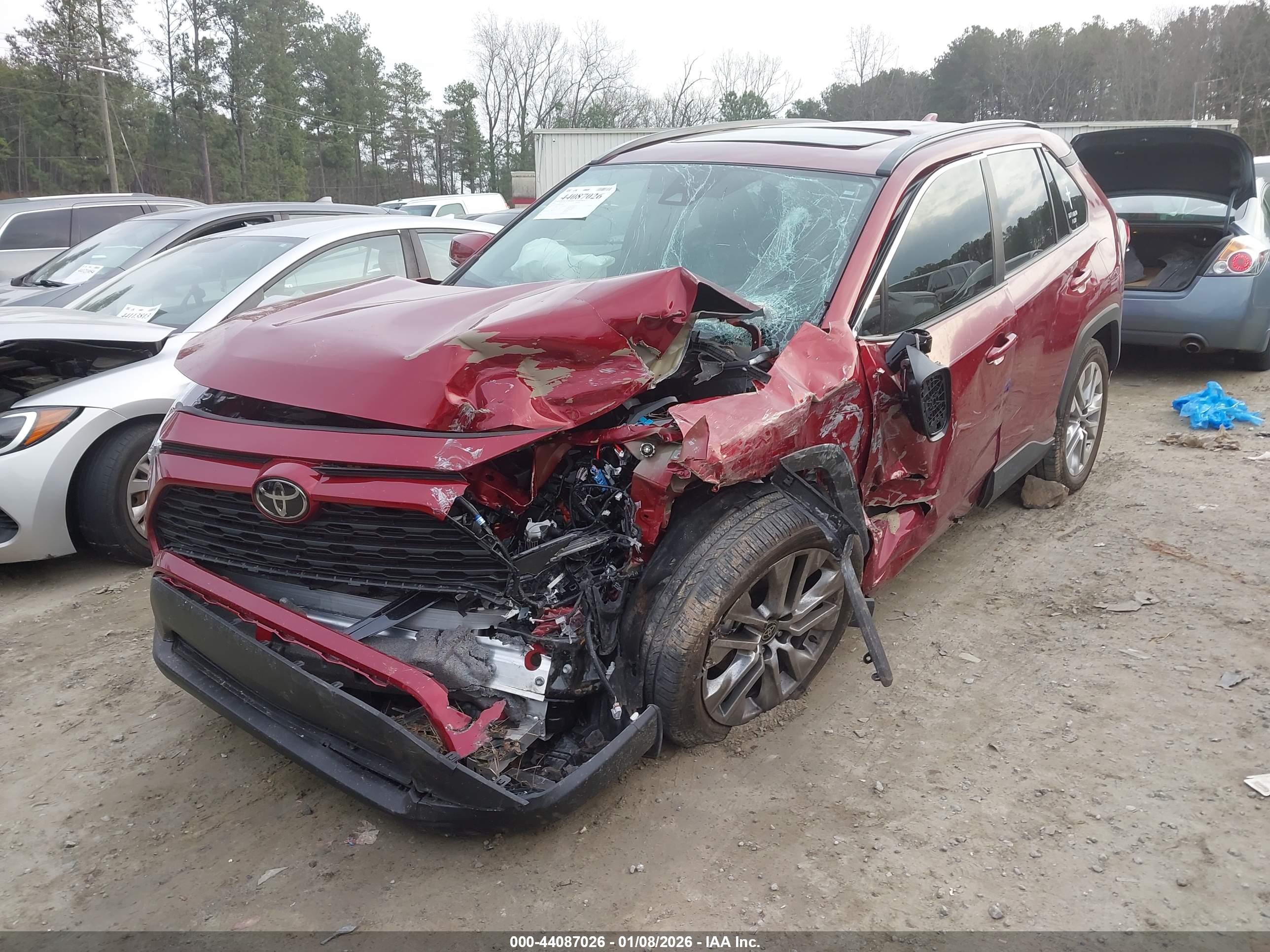 TOYOTA RAV4 image 2