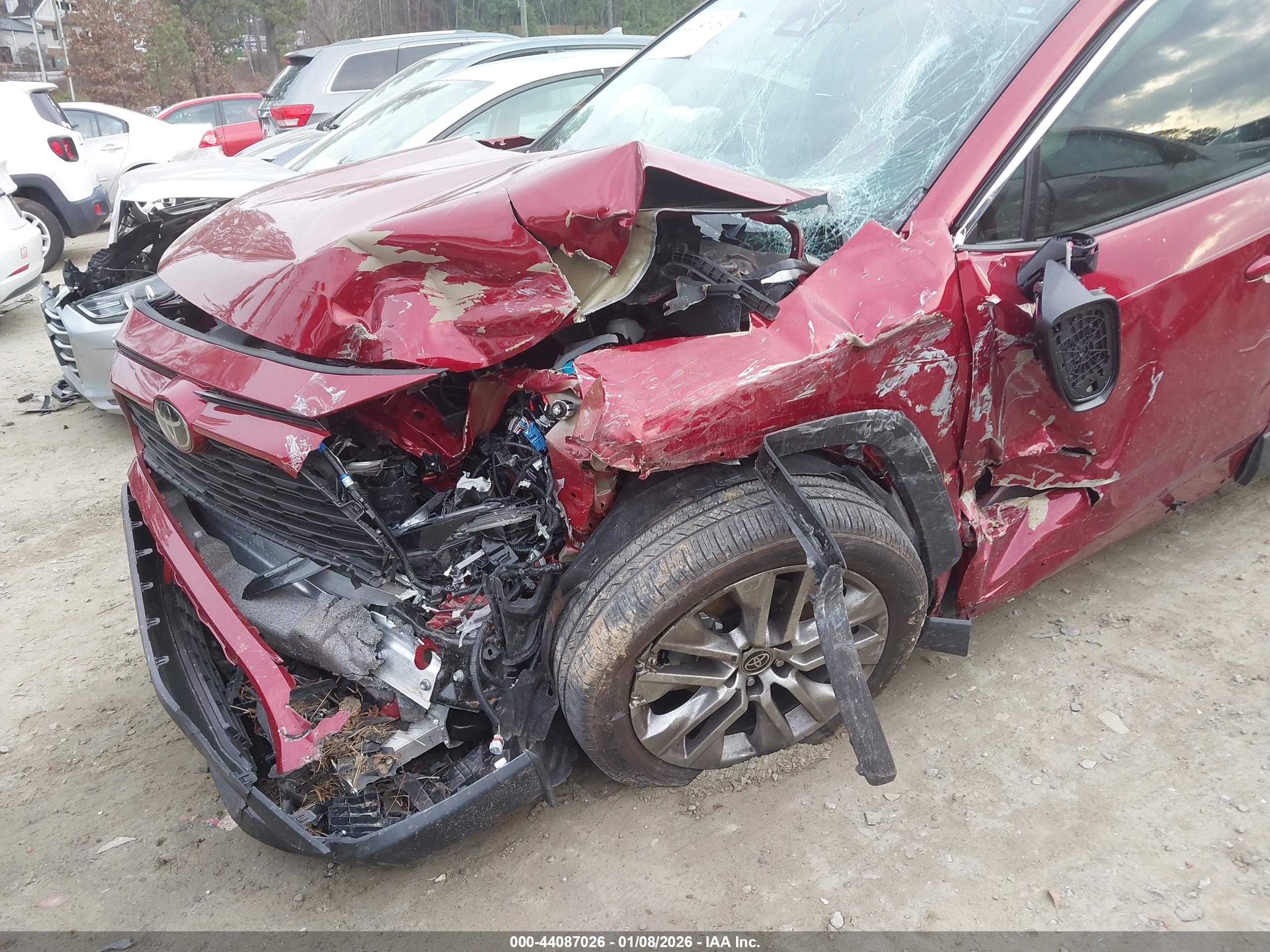 TOYOTA RAV4 image 6