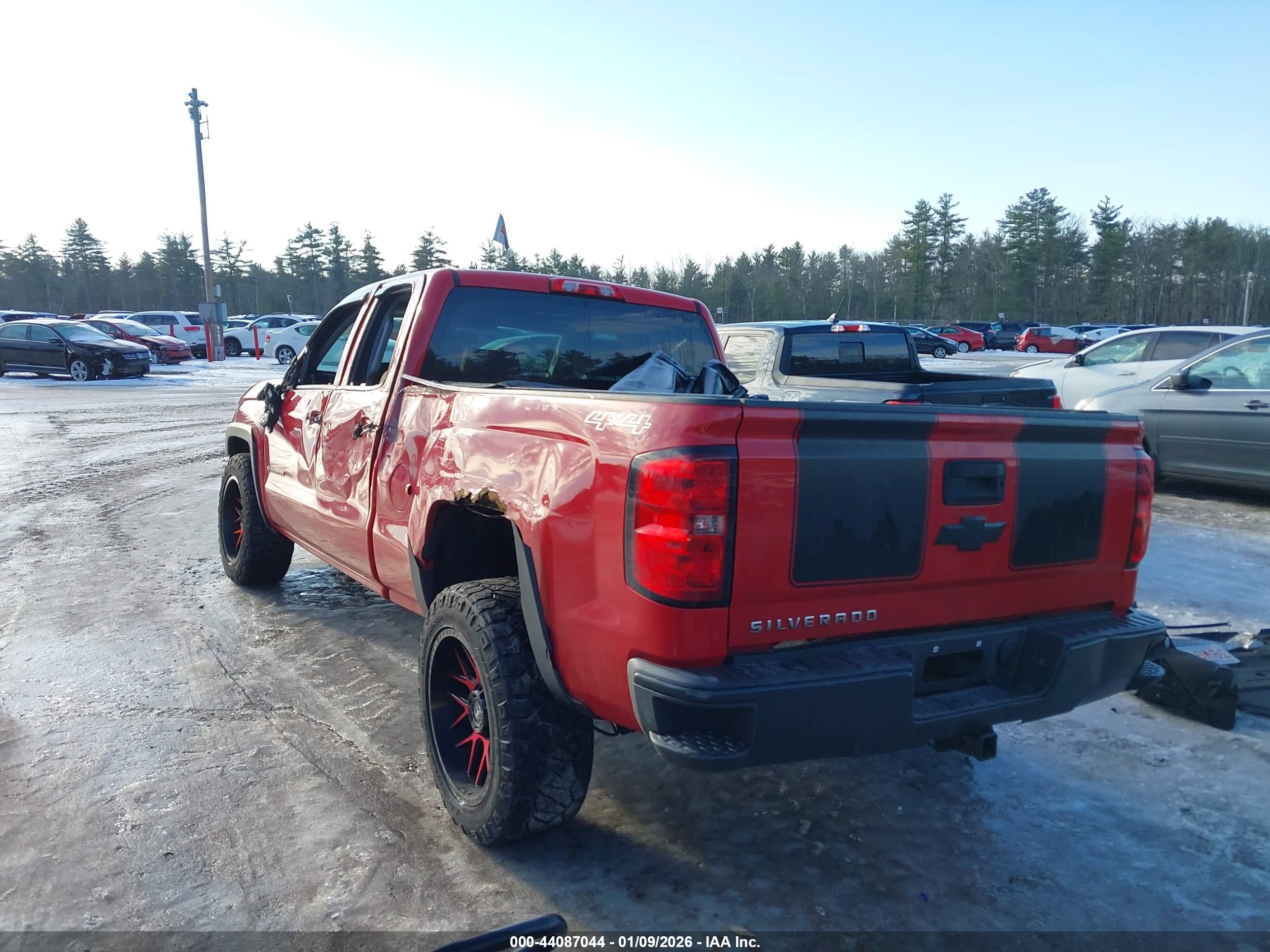 CHEVROLET SILVERADO image 3