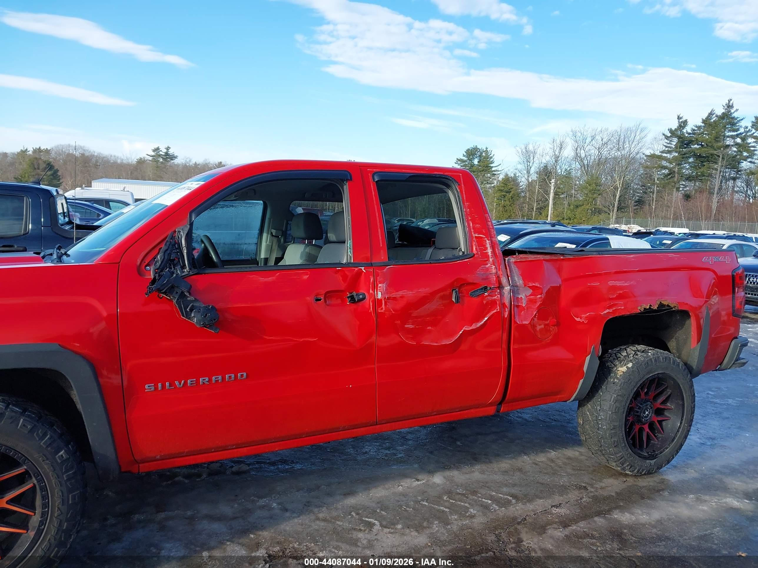 CHEVROLET SILVERADO image 6