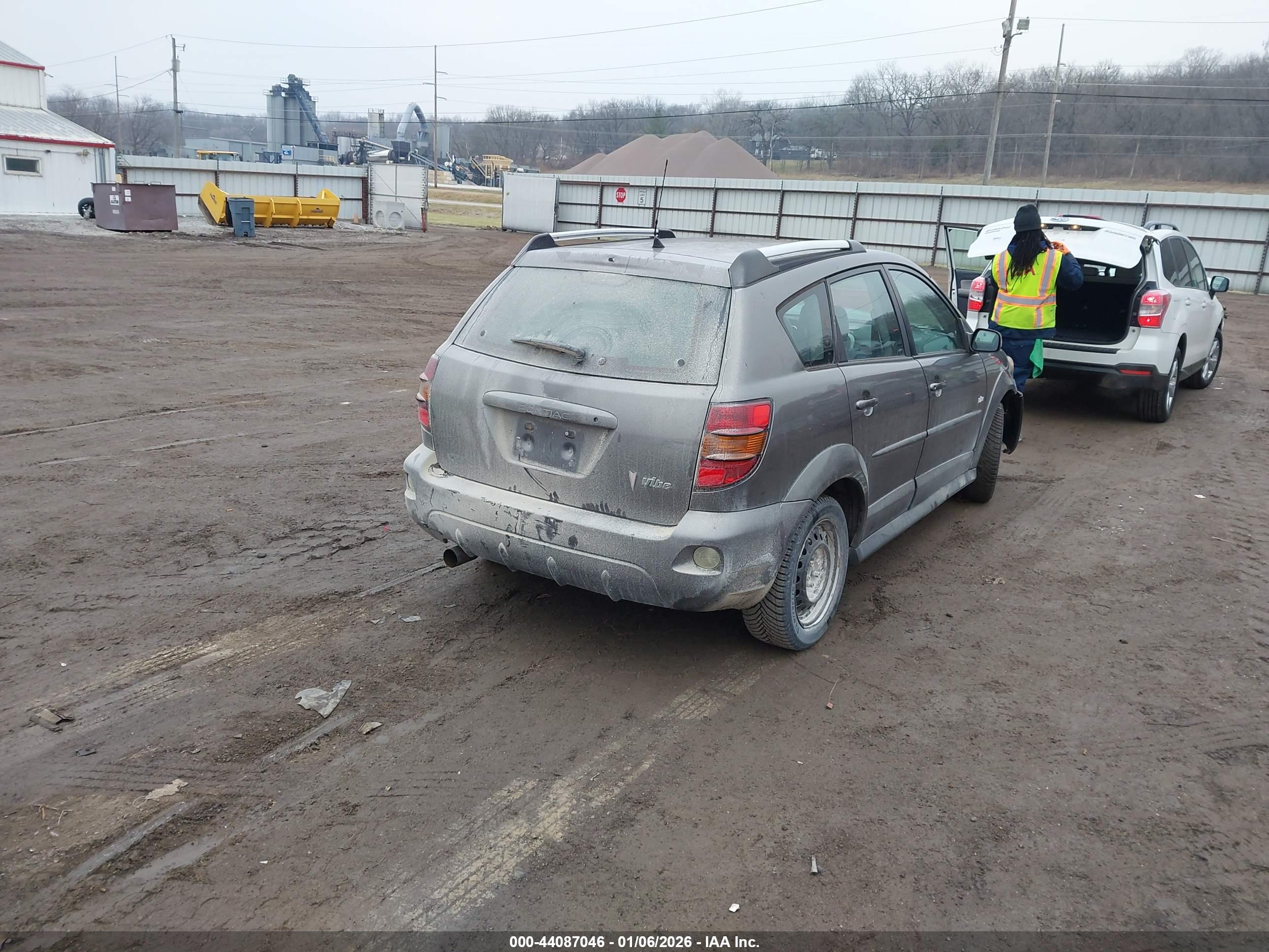 PONTIAC VIBE image 4