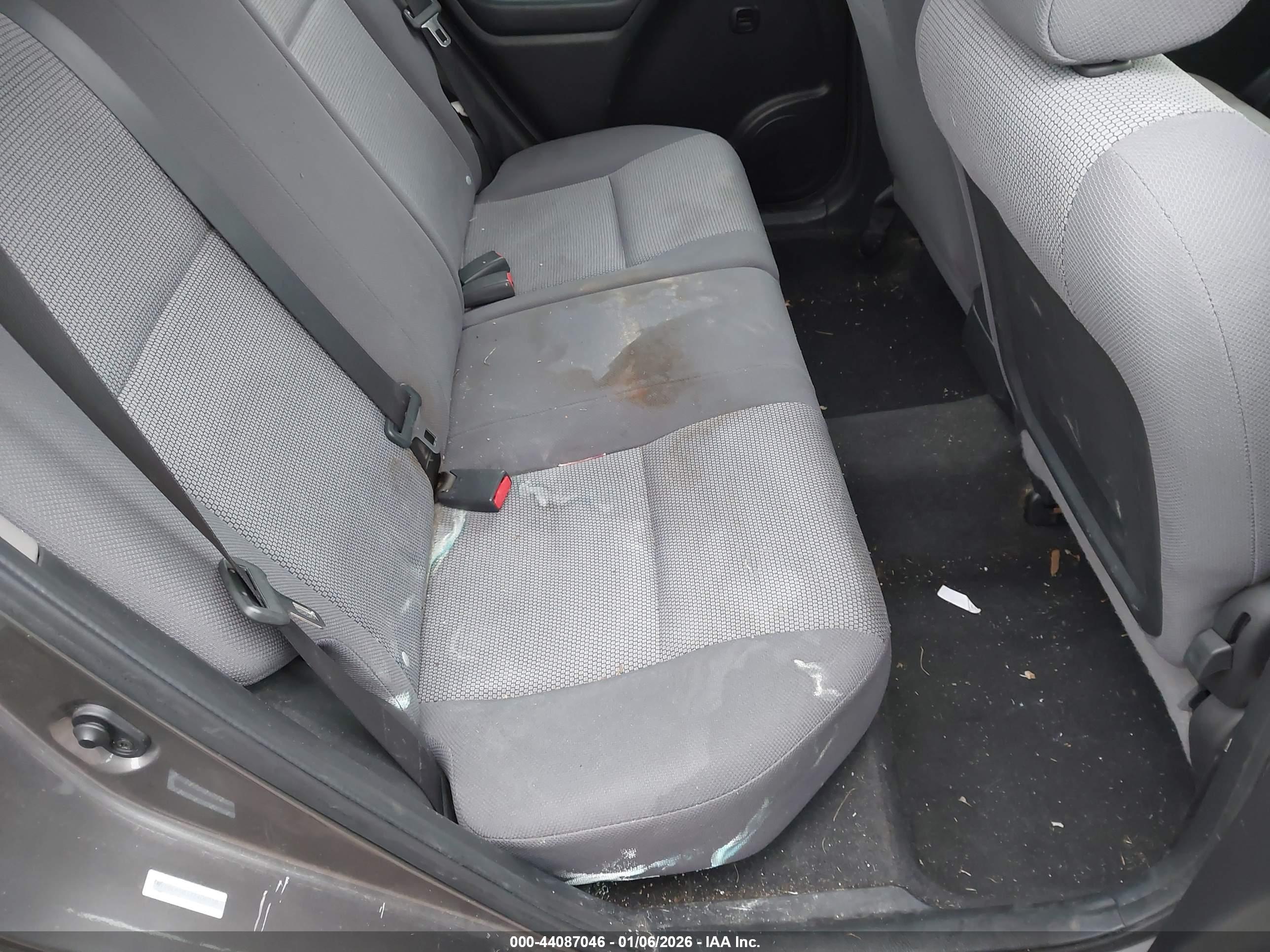 PONTIAC VIBE image 8
