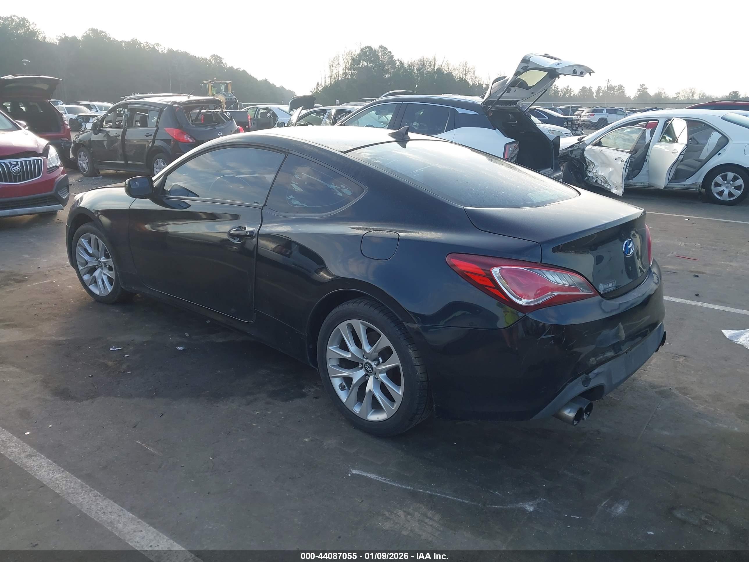HYUNDAI GENESIS image 3