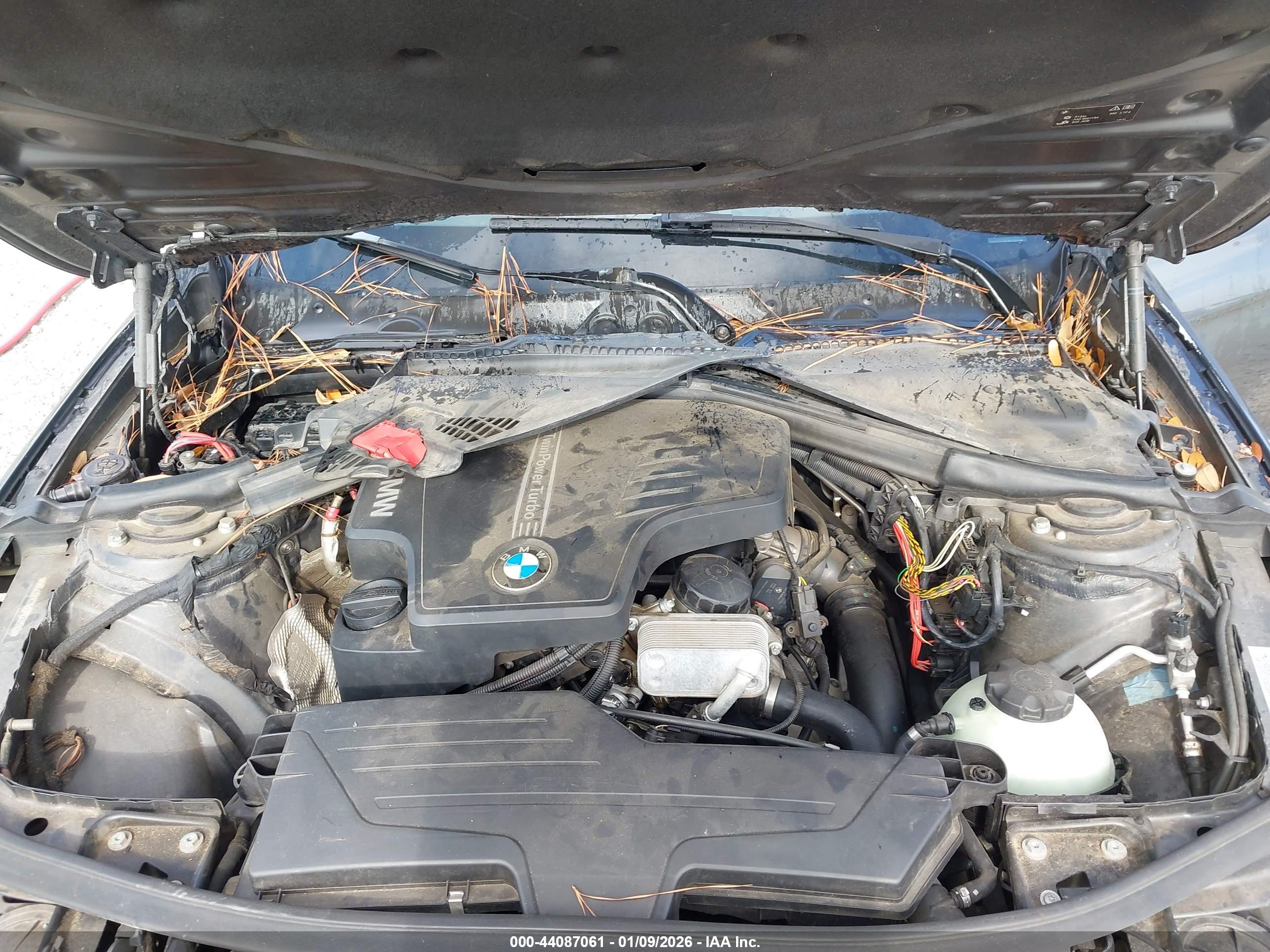 BMW 320I image 10